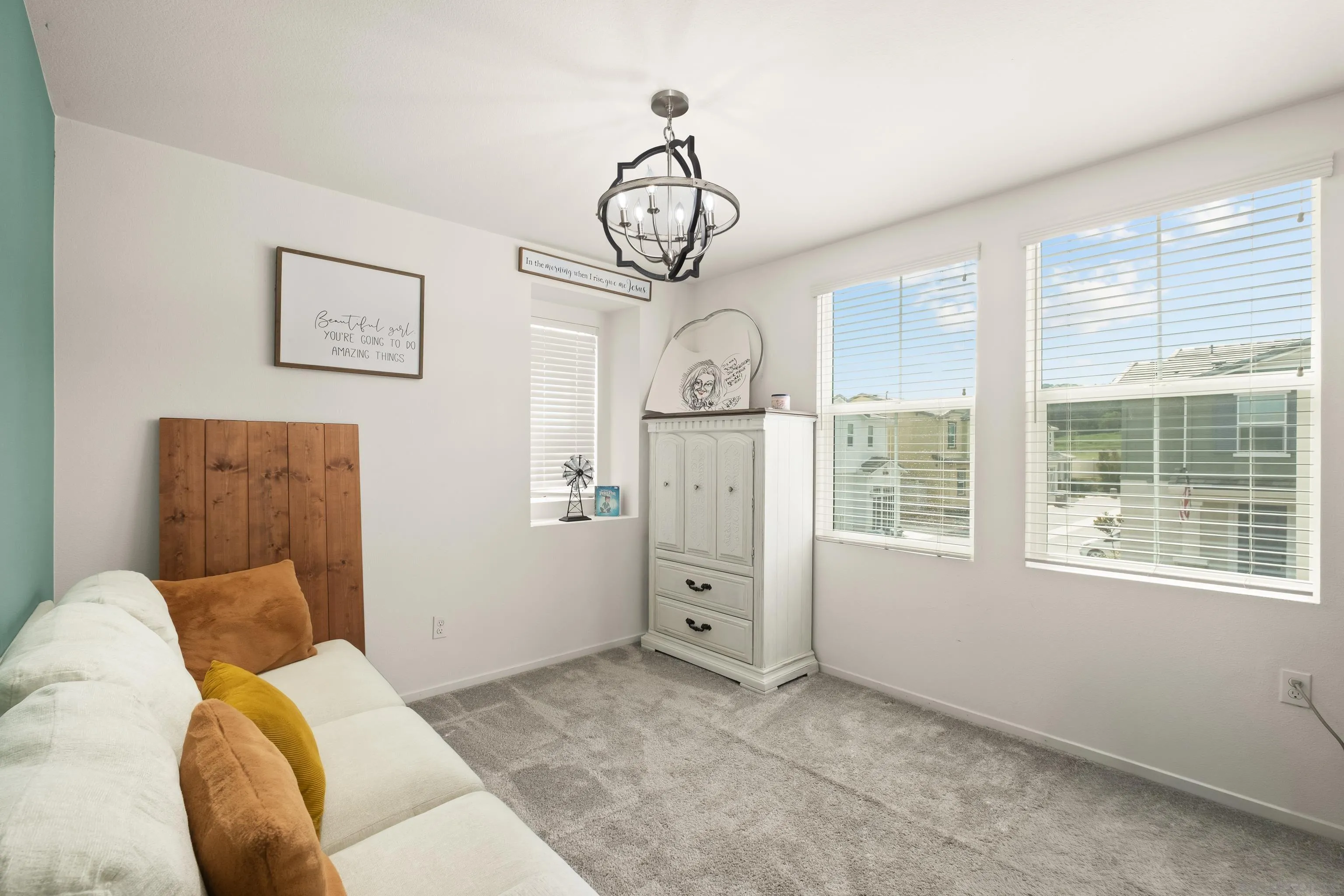 https://cdn.realtyfeed.com/cdn/127/260005860/c5f073f8eedf735c07f40b392c31a5f2.webp