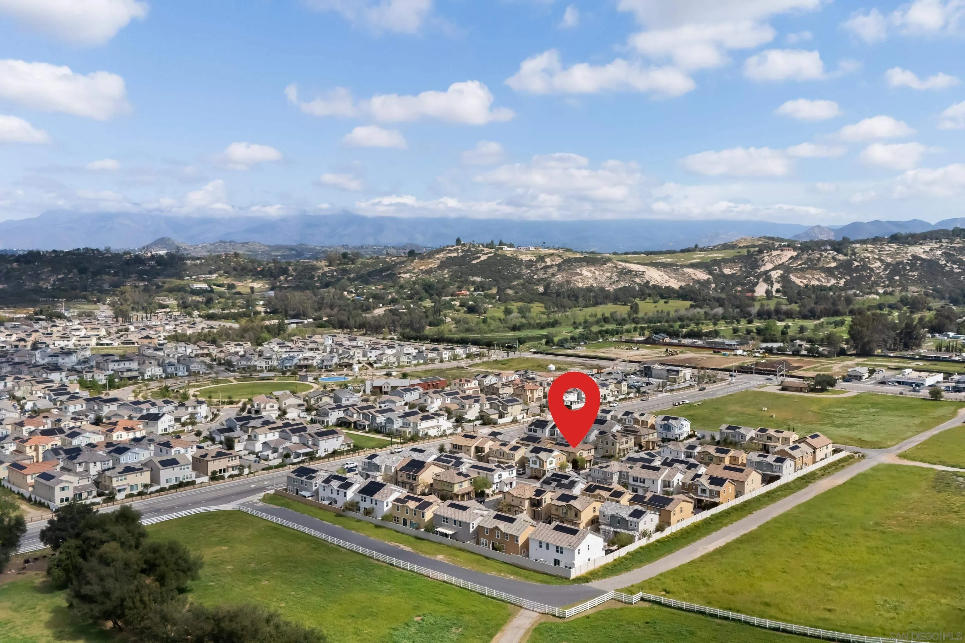 https://cdn.realtyfeed.com/cdn/127/260005860/c6f98020a48774d82efab7a468d90e29.webp