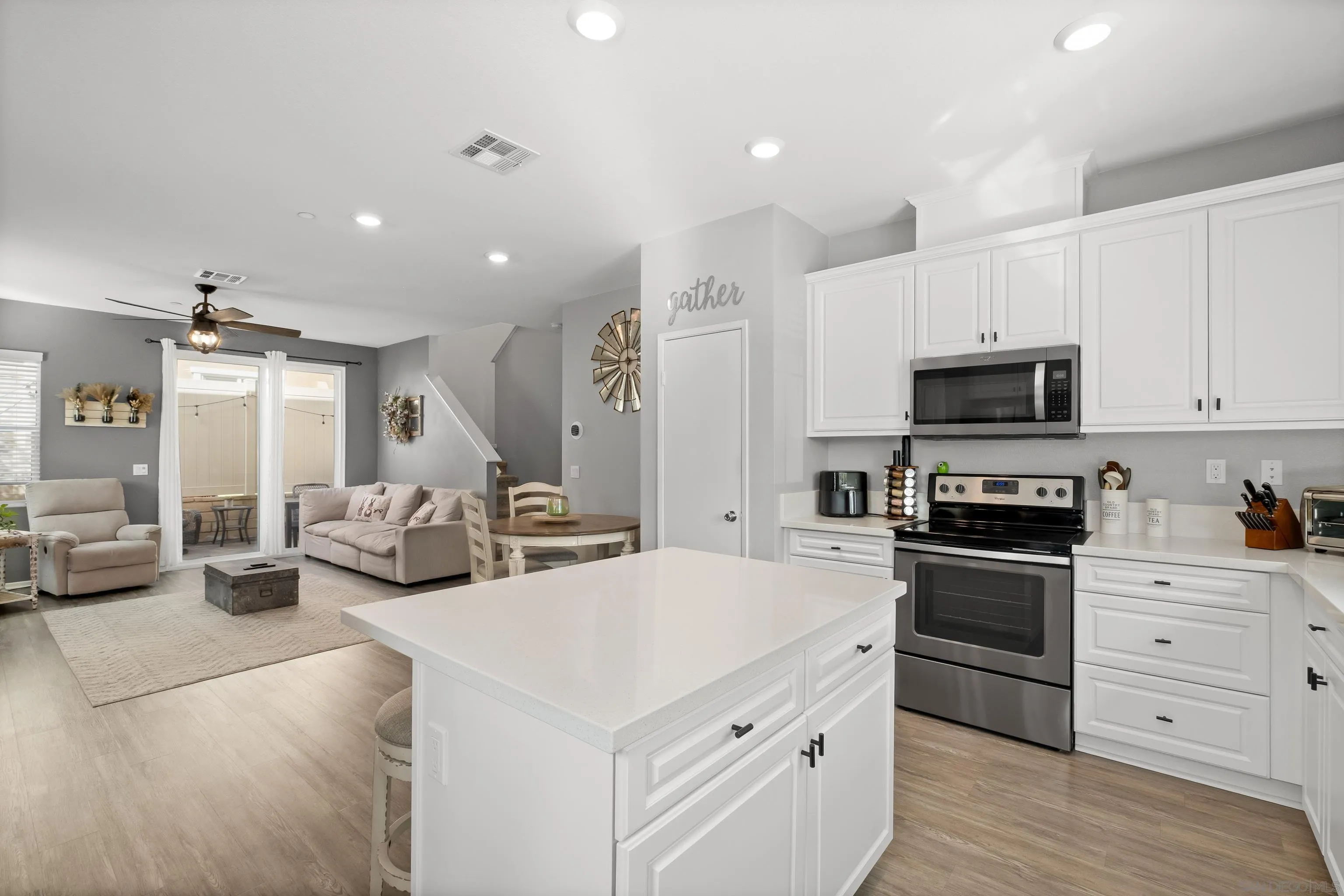 https://cdn.realtyfeed.com/cdn/127/260005860/eb55c1f60b8b39e8b09a33258f2915b2.webp