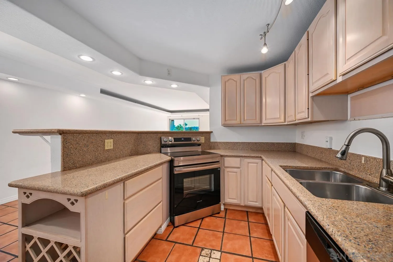 https://cdn.realtyfeed.com/cdn/127/260005861/1f27fb4badaf5926648ef07676a96dec.webp