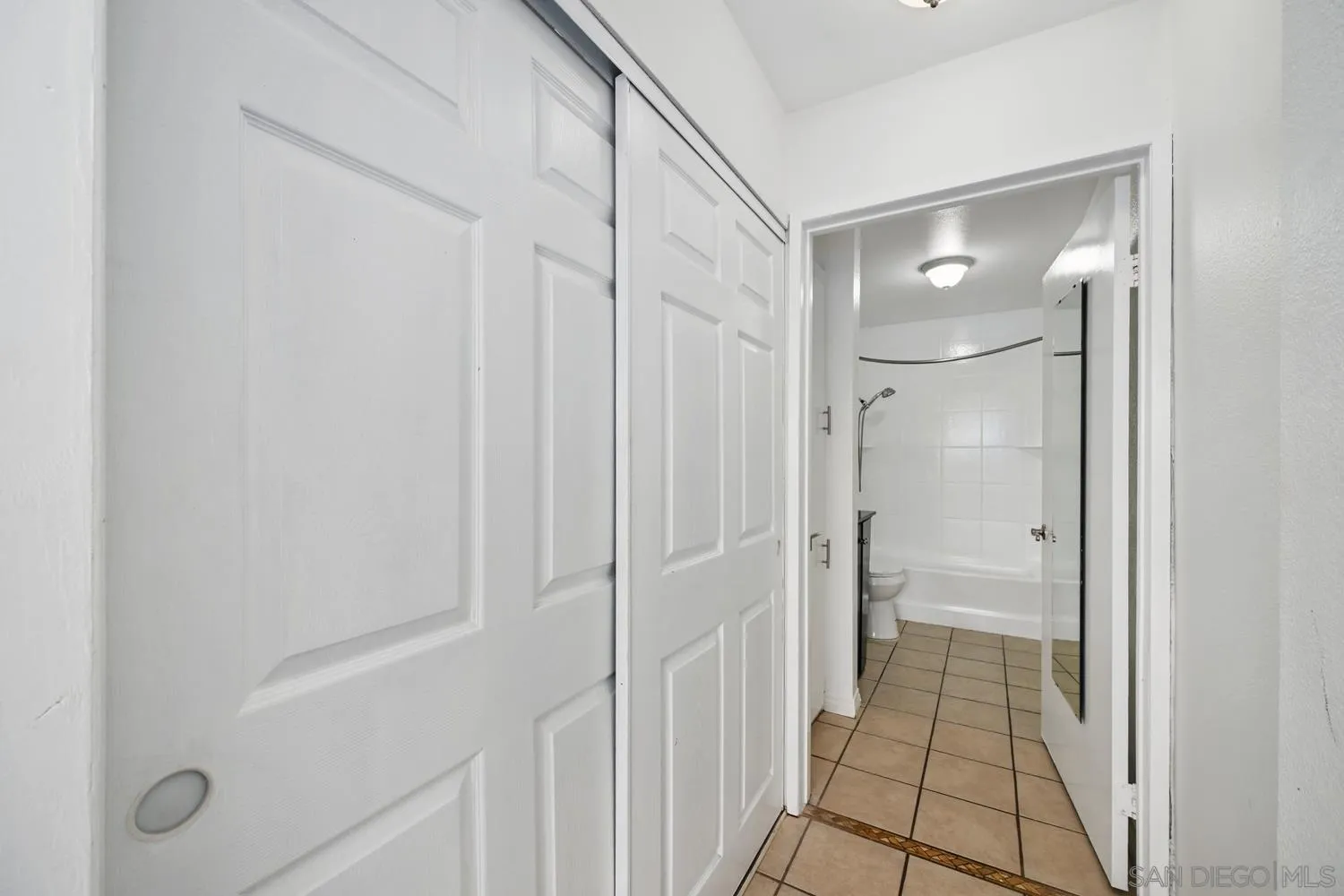 https://cdn.realtyfeed.com/cdn/127/260005861/2400088fa9121c7a694f82a33316f7e9.webp