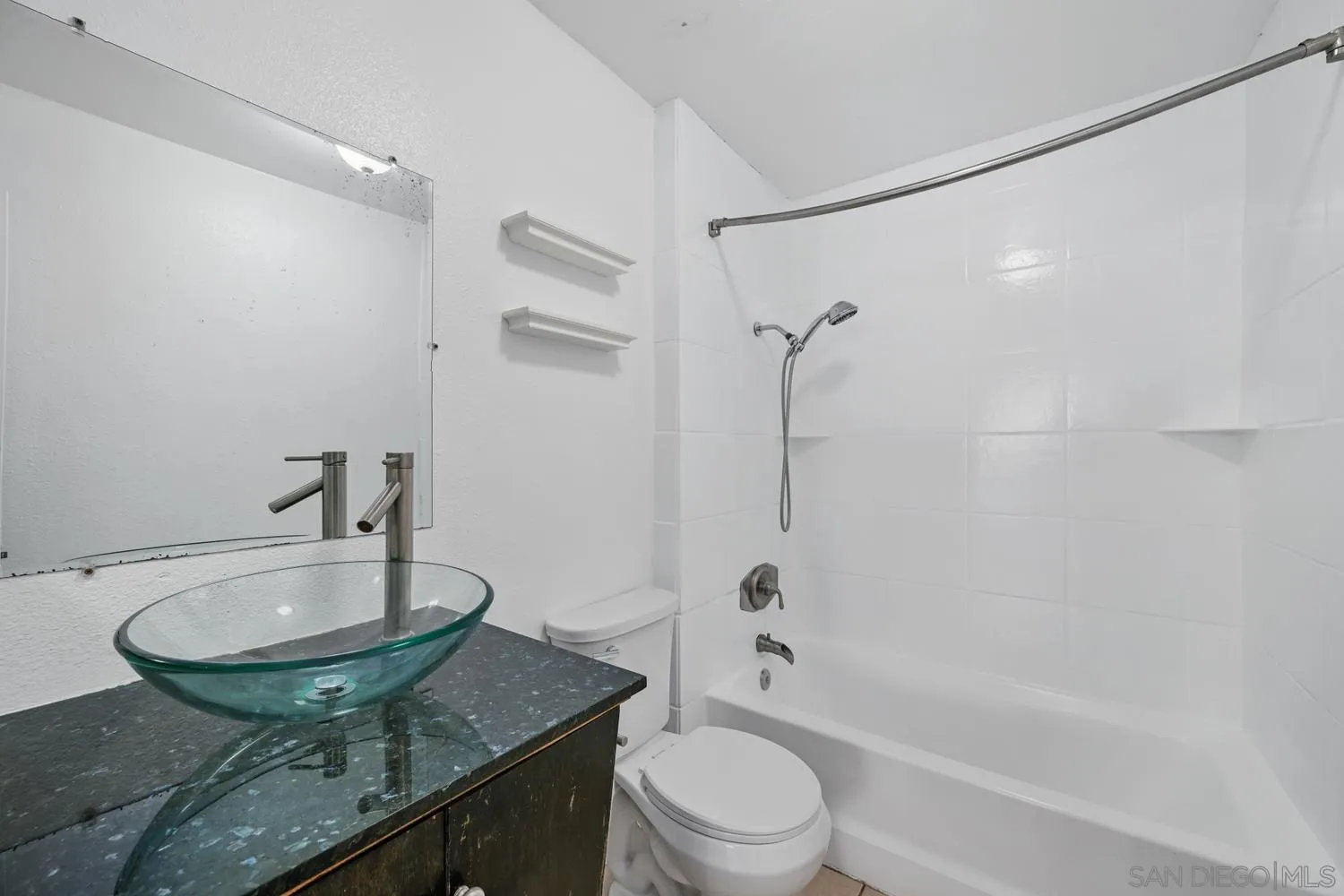 https://cdn.realtyfeed.com/cdn/127/260005861/3b9622f677ca3047fbd231b1f07f852c.webp