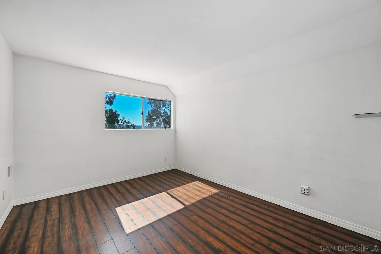https://cdn.realtyfeed.com/cdn/127/260005861/e29b6c5046c6950c05c8004541064de1.webp