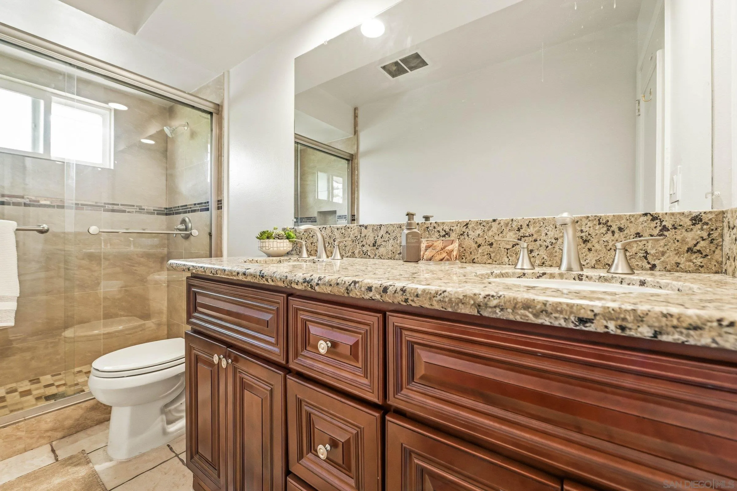 https://cdn.realtyfeed.com/cdn/127/260005876/29c912c0d3f124c1879158cabf06e01a.webp