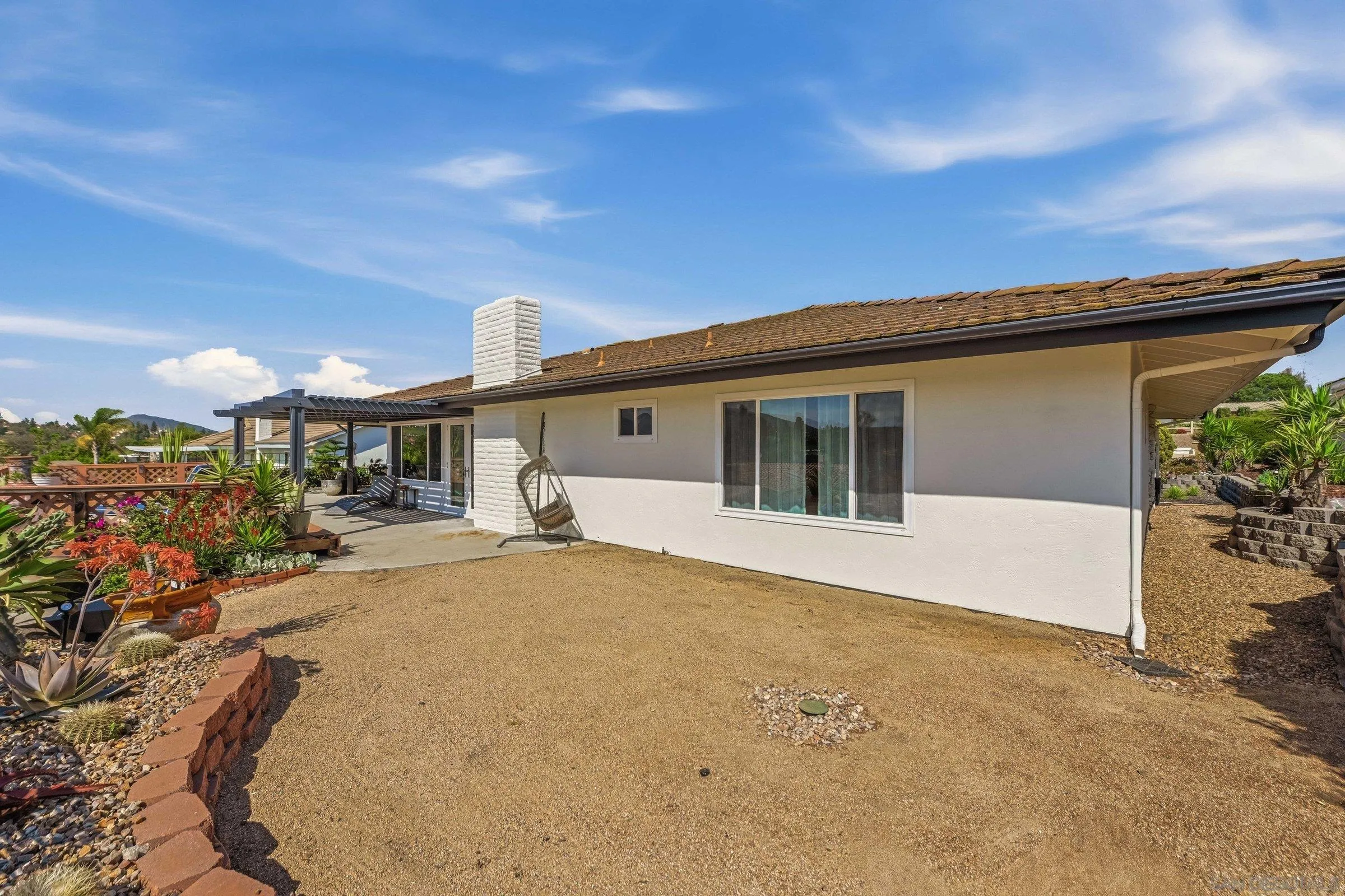 https://cdn.realtyfeed.com/cdn/127/260005876/9ab74e17bf593766e367d9f1dae558d1.webp
