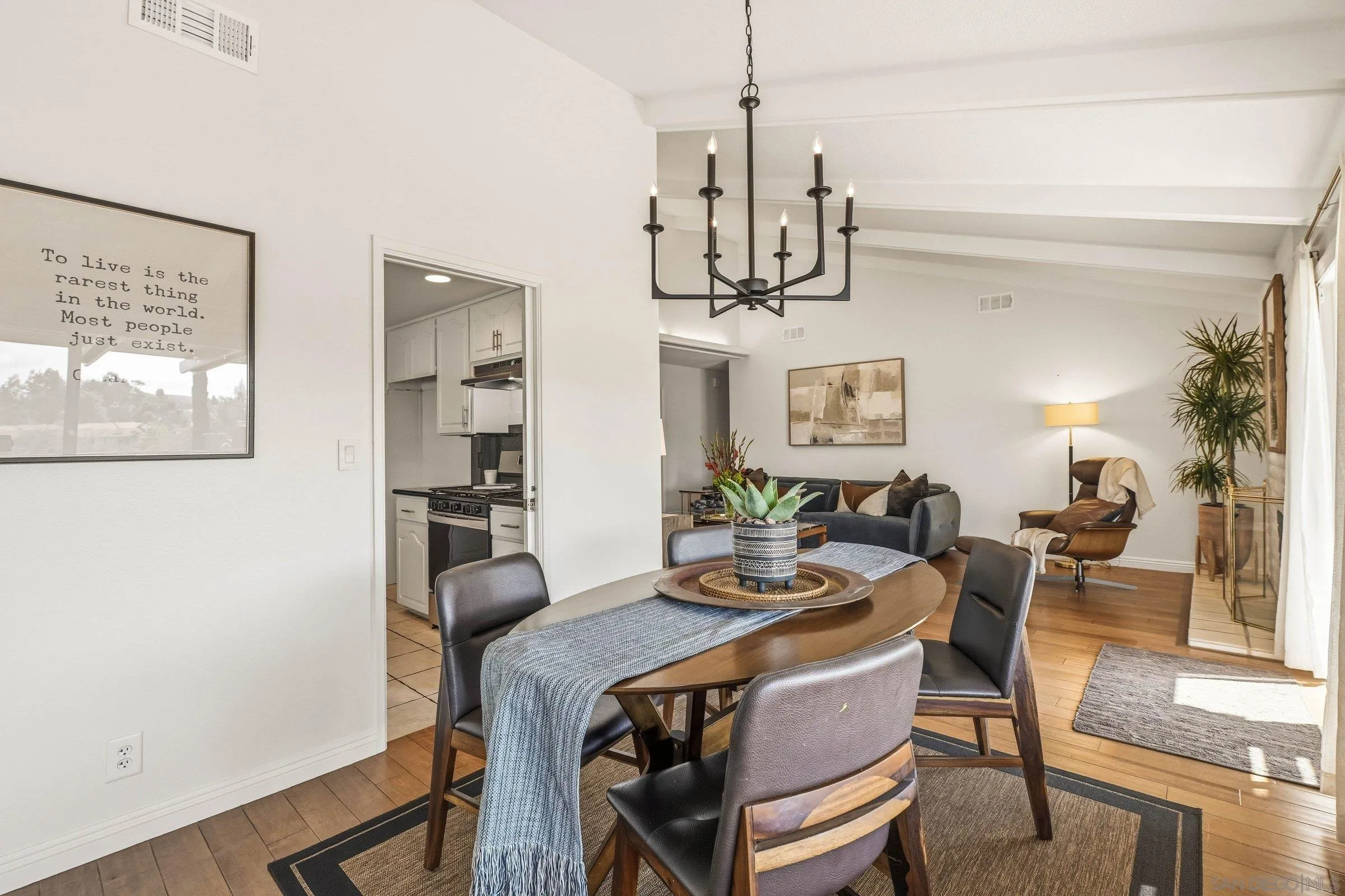 https://cdn.realtyfeed.com/cdn/127/260005876/de36707aeb3f194ccf9da9b661777215.webp