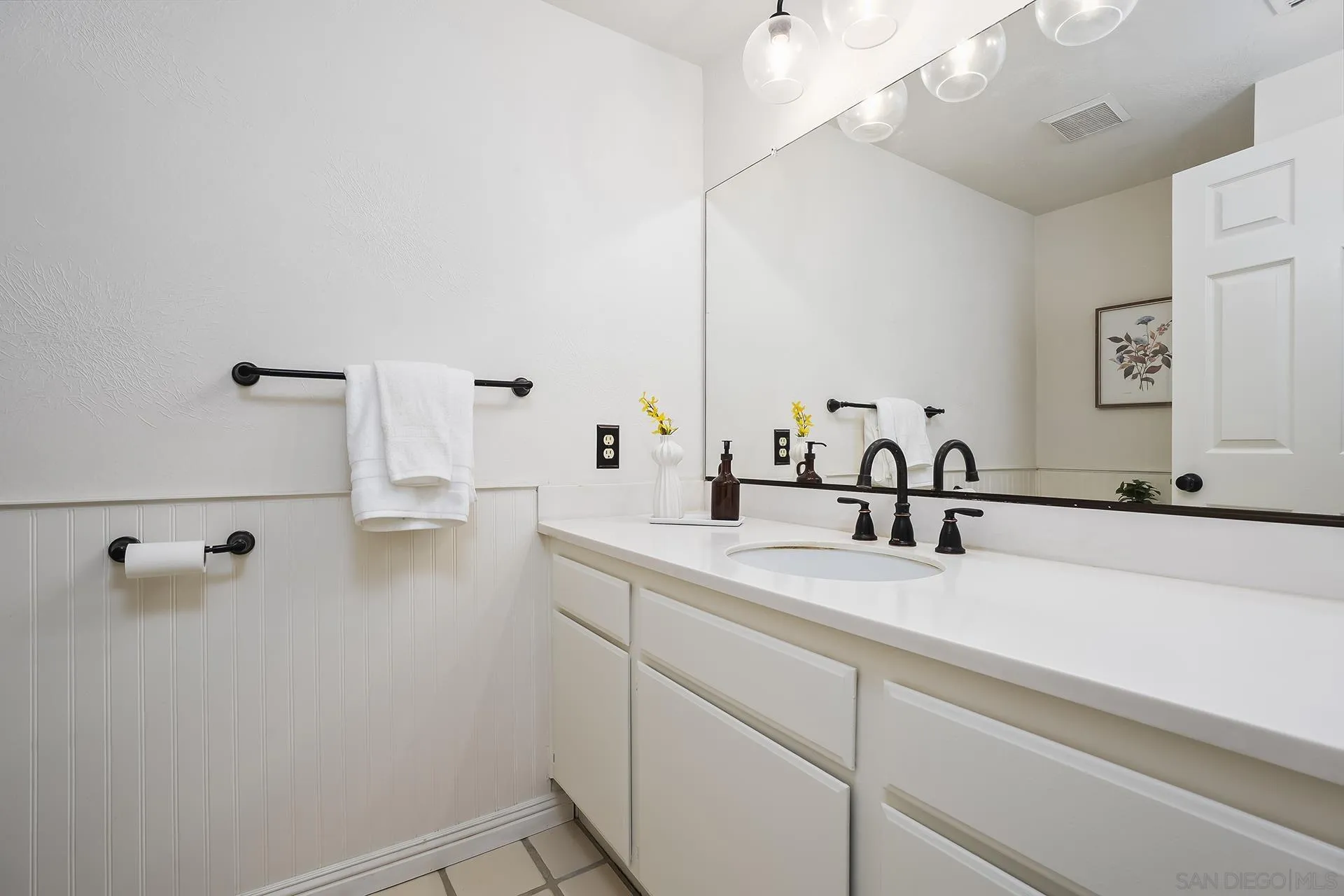 Photo #32: 260005877 Listing: Photo #32