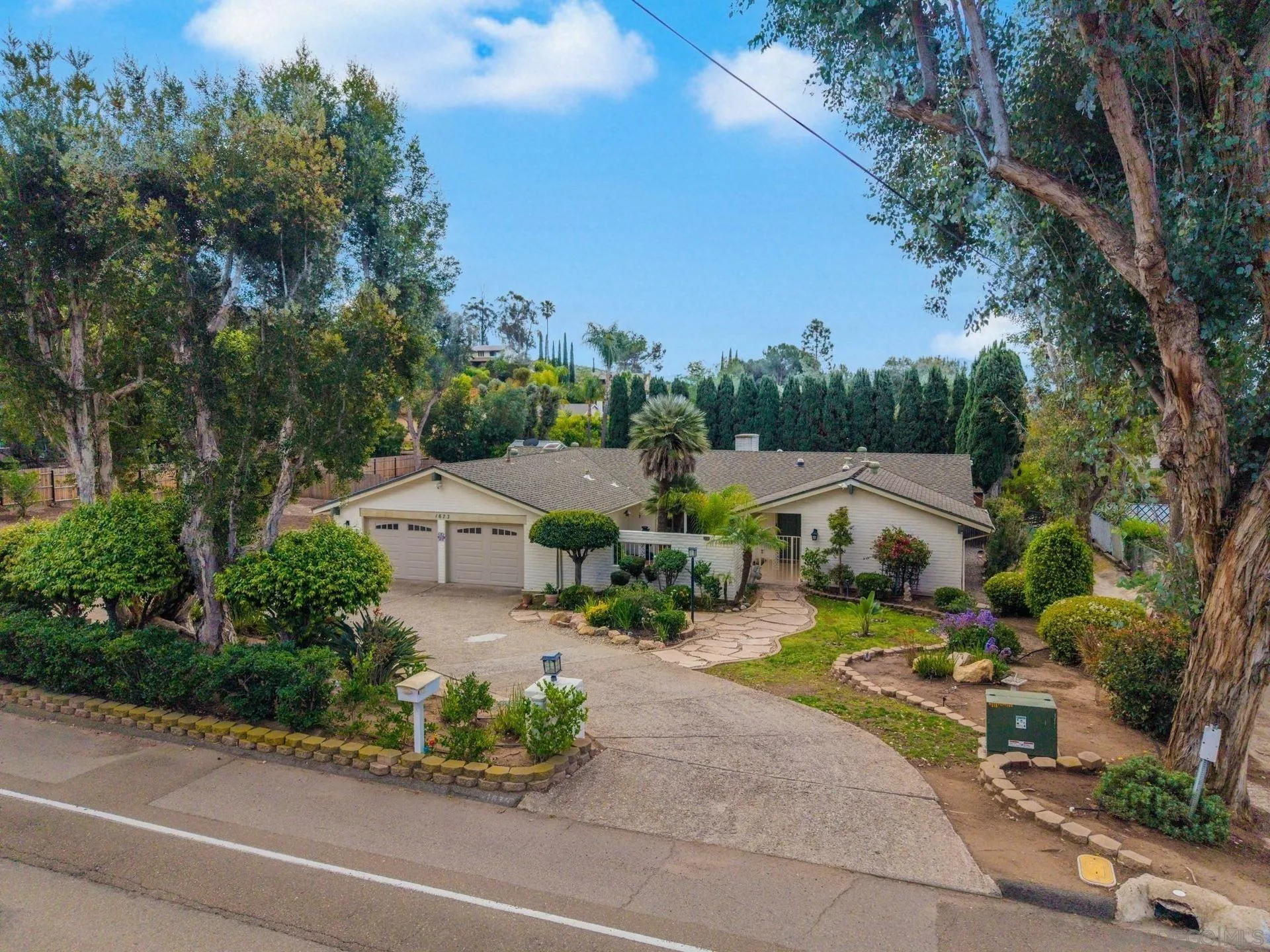 https://cdn.realtyfeed.com/cdn/127/260005883/3044d8b1916a35e83223e89e88806fba.webp