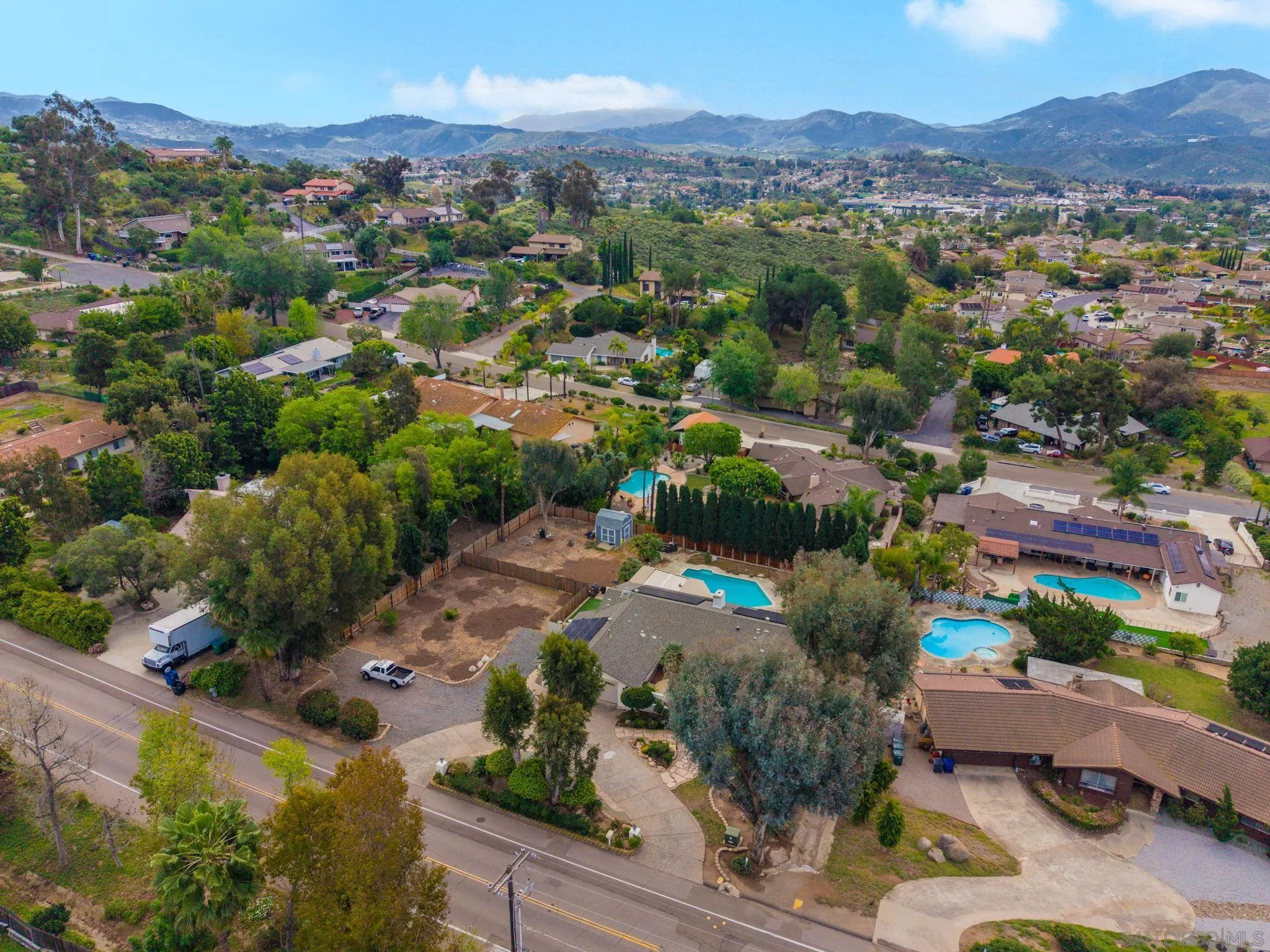 https://cdn.realtyfeed.com/cdn/127/260005883/31973c2b8f65ffd7c969c59e0cb17b20.webp