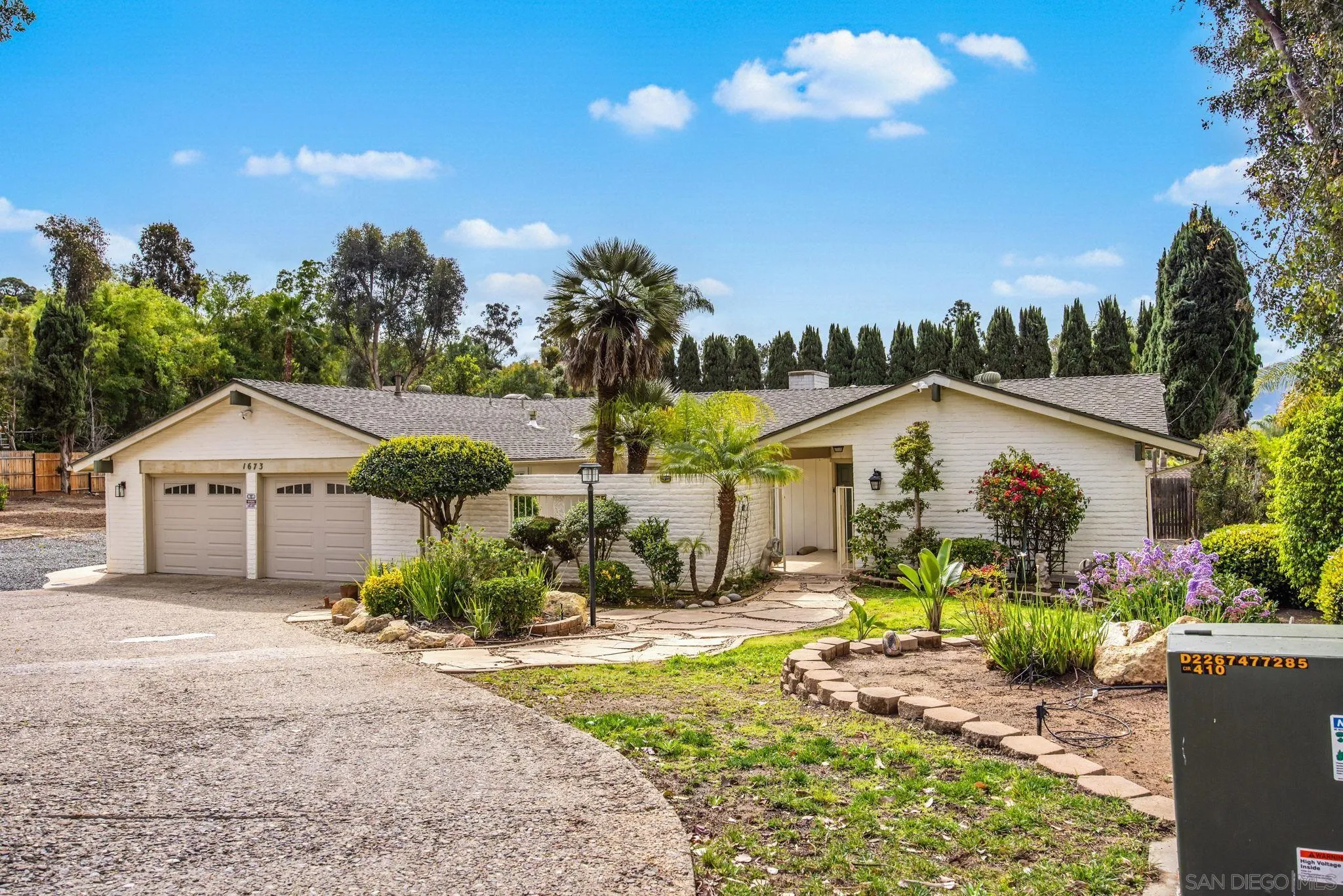 https://cdn.realtyfeed.com/cdn/127/260005883/6838e0a87b93cde8a545a7ad1f983f02.webp