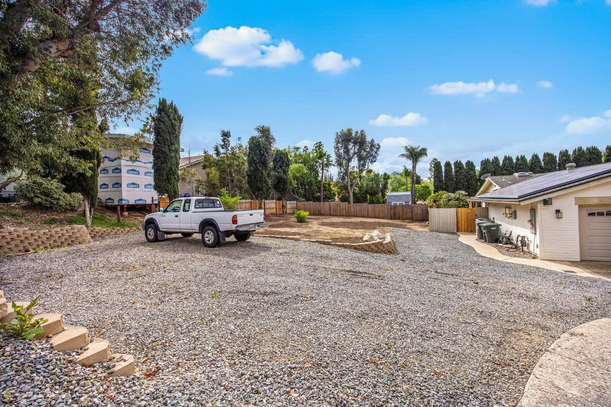 https://cdn.realtyfeed.com/cdn/127/260005883/ef6af235bae5258aaf35d9bf83431971.webp