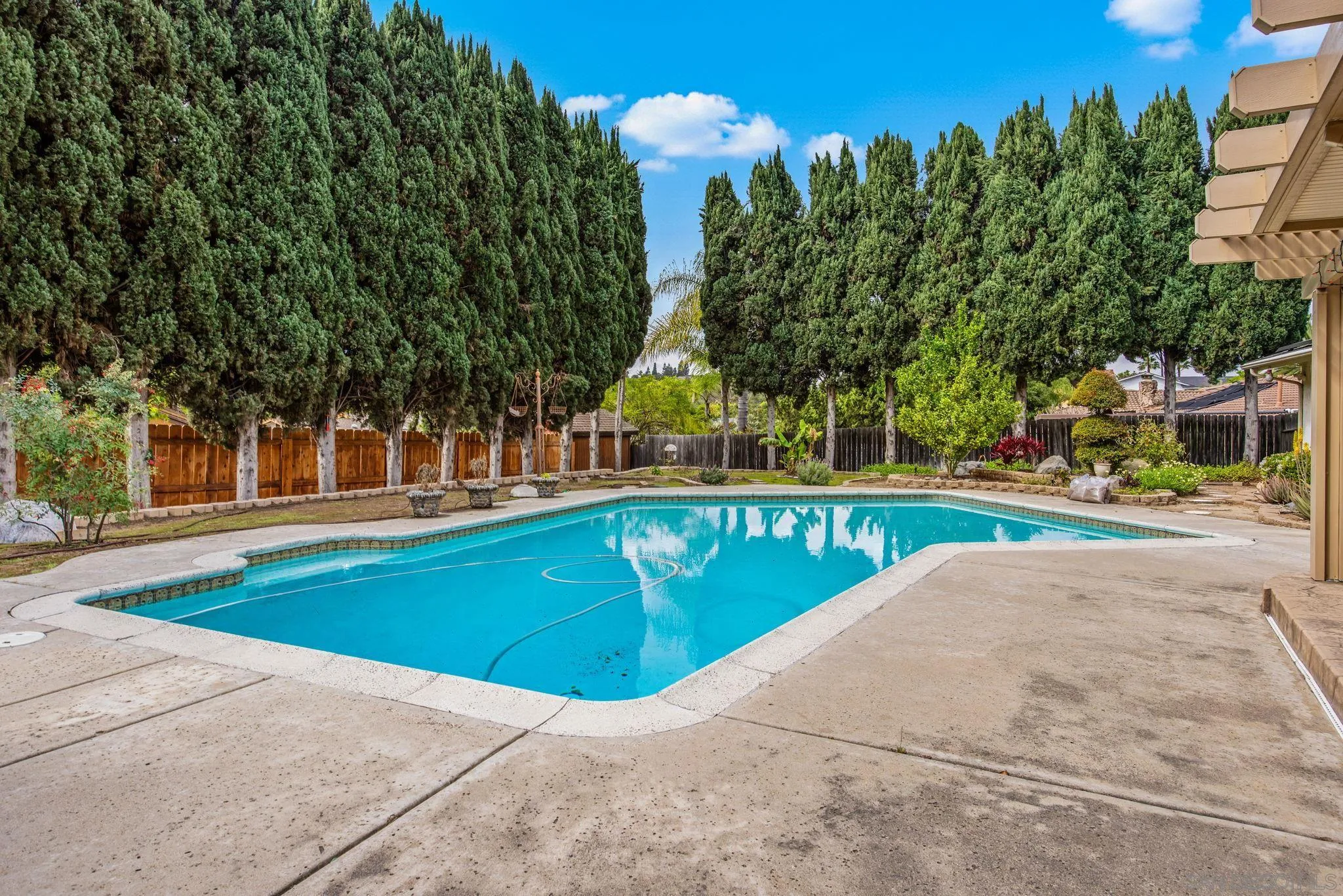 https://cdn.realtyfeed.com/cdn/127/260005883/f7a38d047cc2155212f0d7b88e747adc.webp