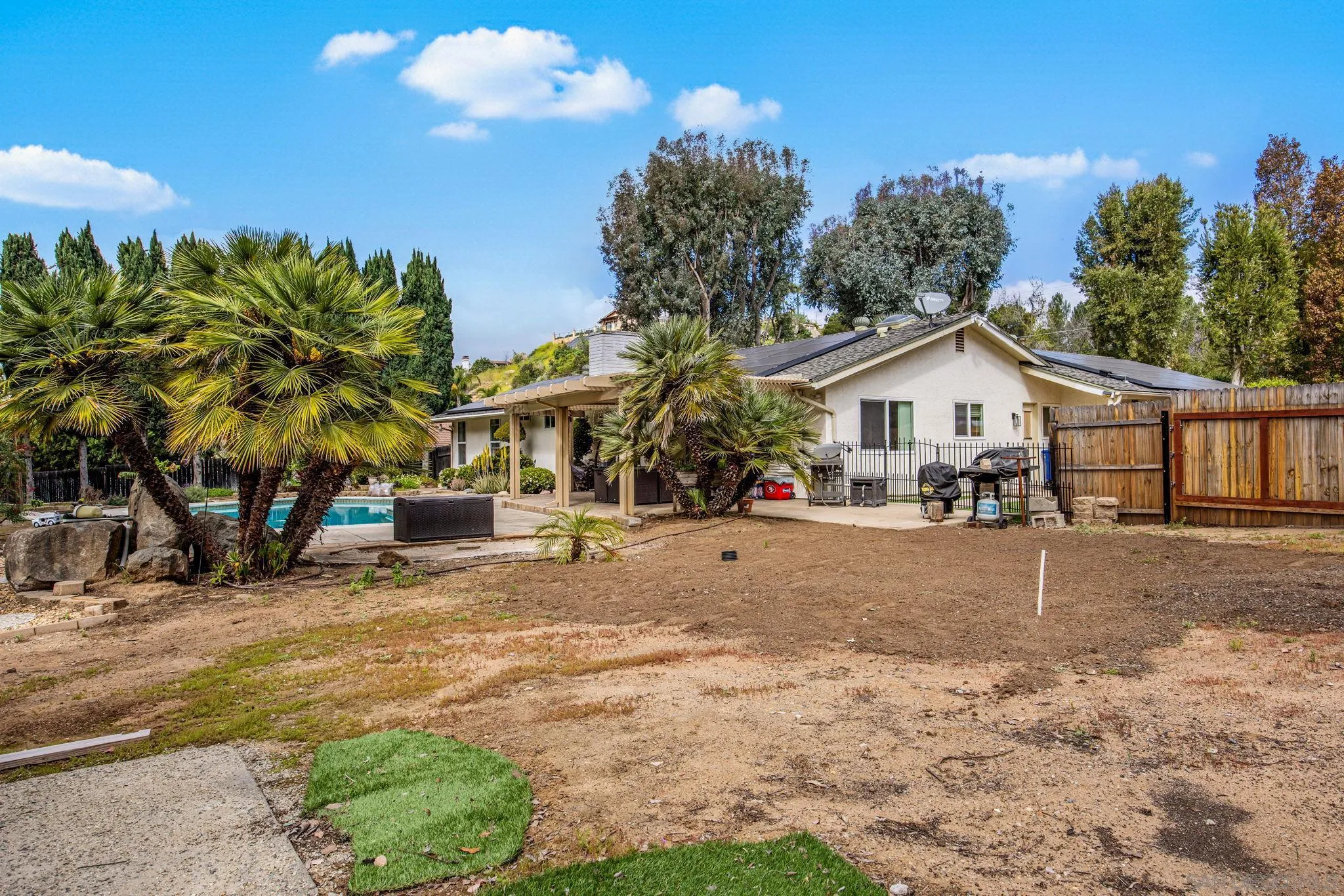 https://cdn.realtyfeed.com/cdn/127/260005883/fc793f8dbb40640a34ce8ba17fa1c986.webp