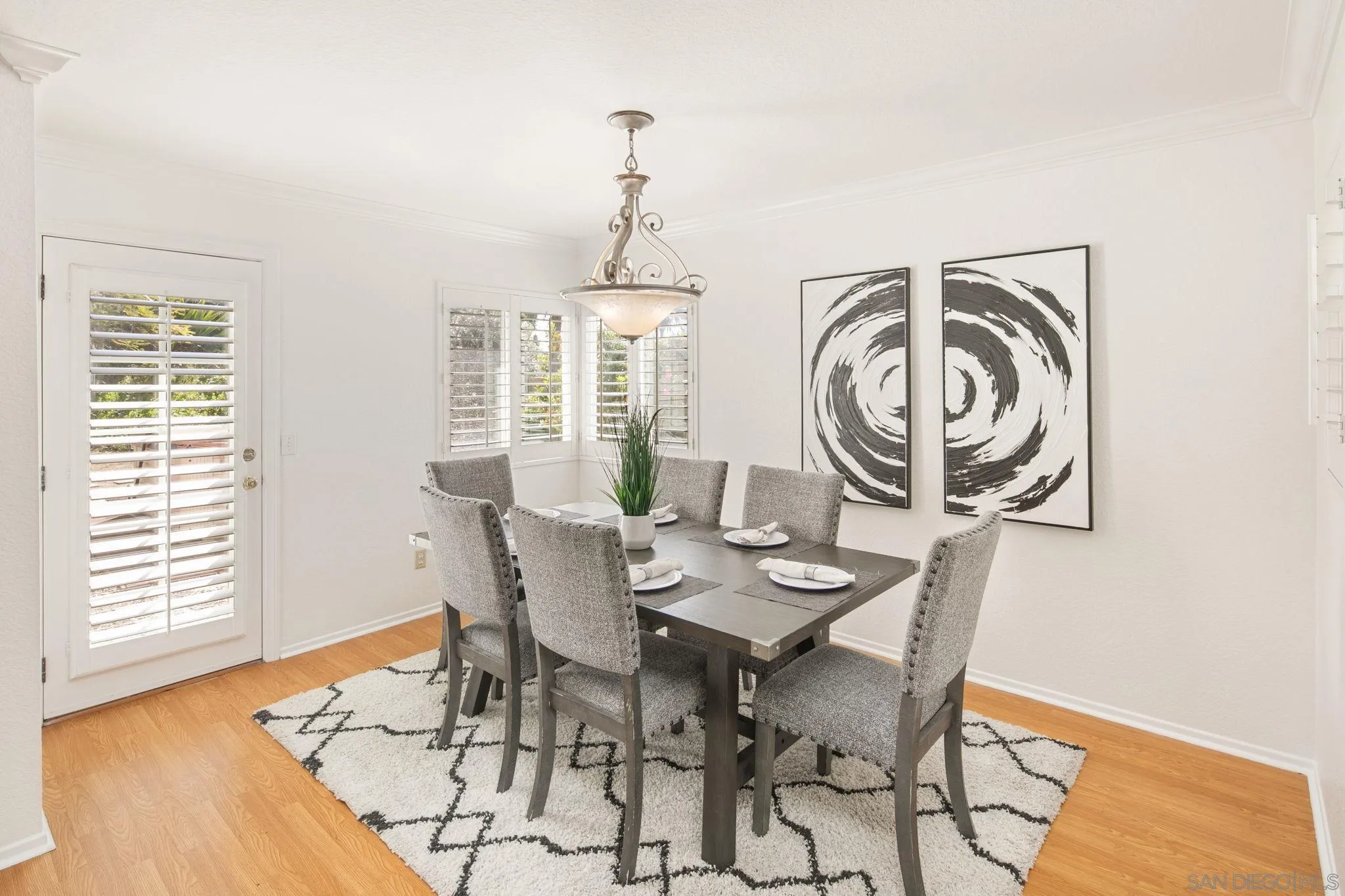 https://cdn.realtyfeed.com/cdn/127/260005887/7474c4ebb48ad142aab2dc4de7bac198.webp