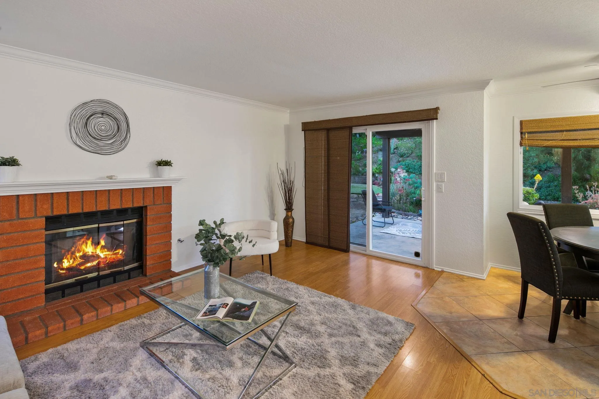 https://cdn.realtyfeed.com/cdn/127/260005887/bd5eec6178fd174533a01a047d8060be.webp