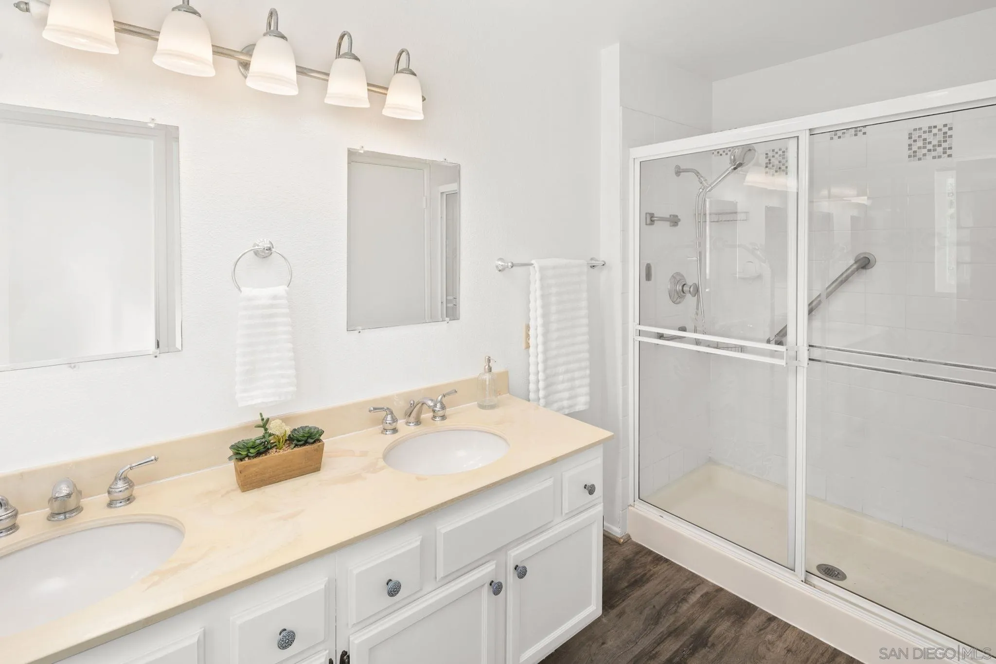 https://cdn.realtyfeed.com/cdn/127/260005887/cccb3a5263eb2e6d0c8ca5b84675b997.webp