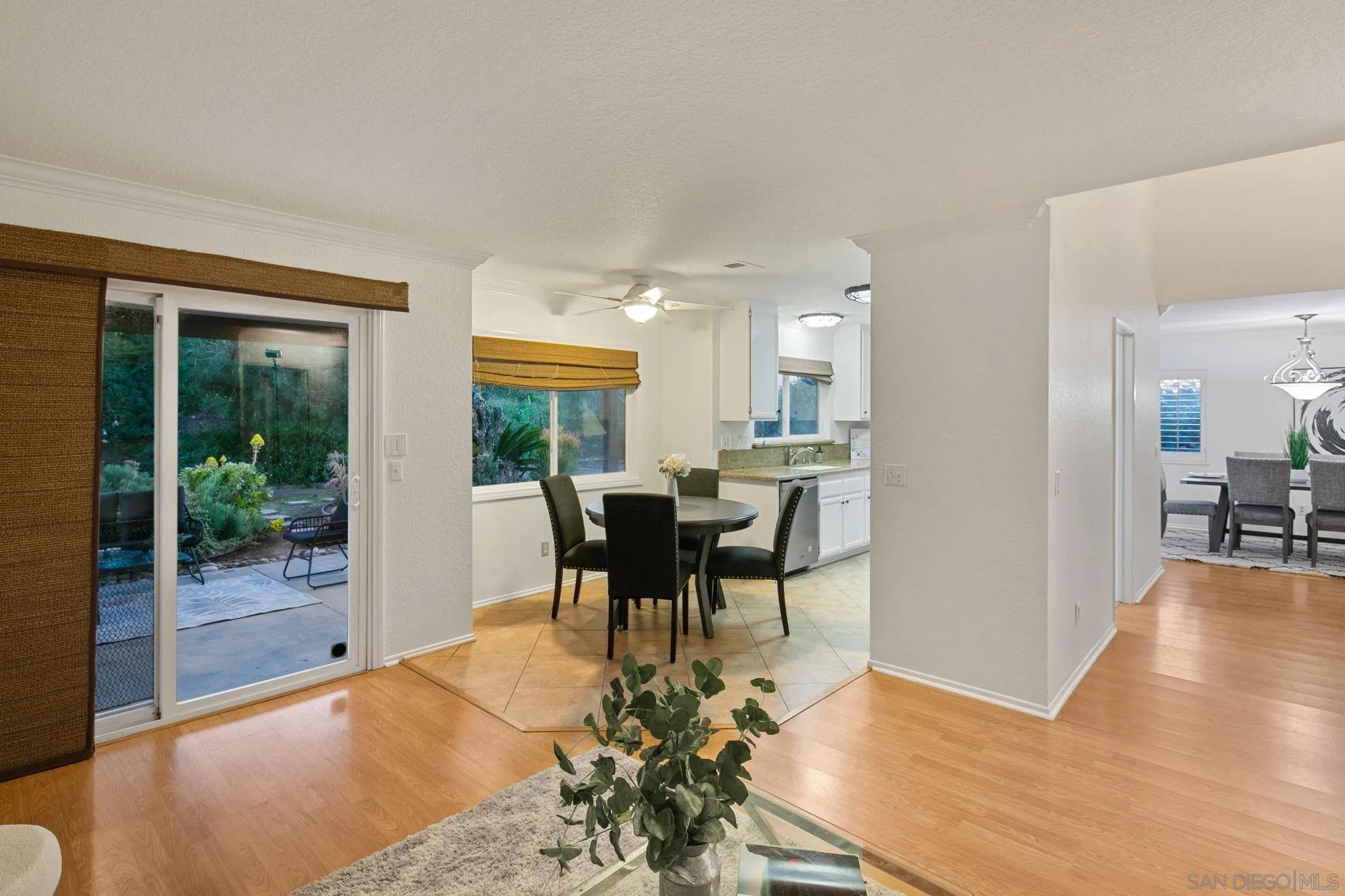 https://cdn.realtyfeed.com/cdn/127/260005887/f2b4275e193147d22b6add10c2333bfc.webp
