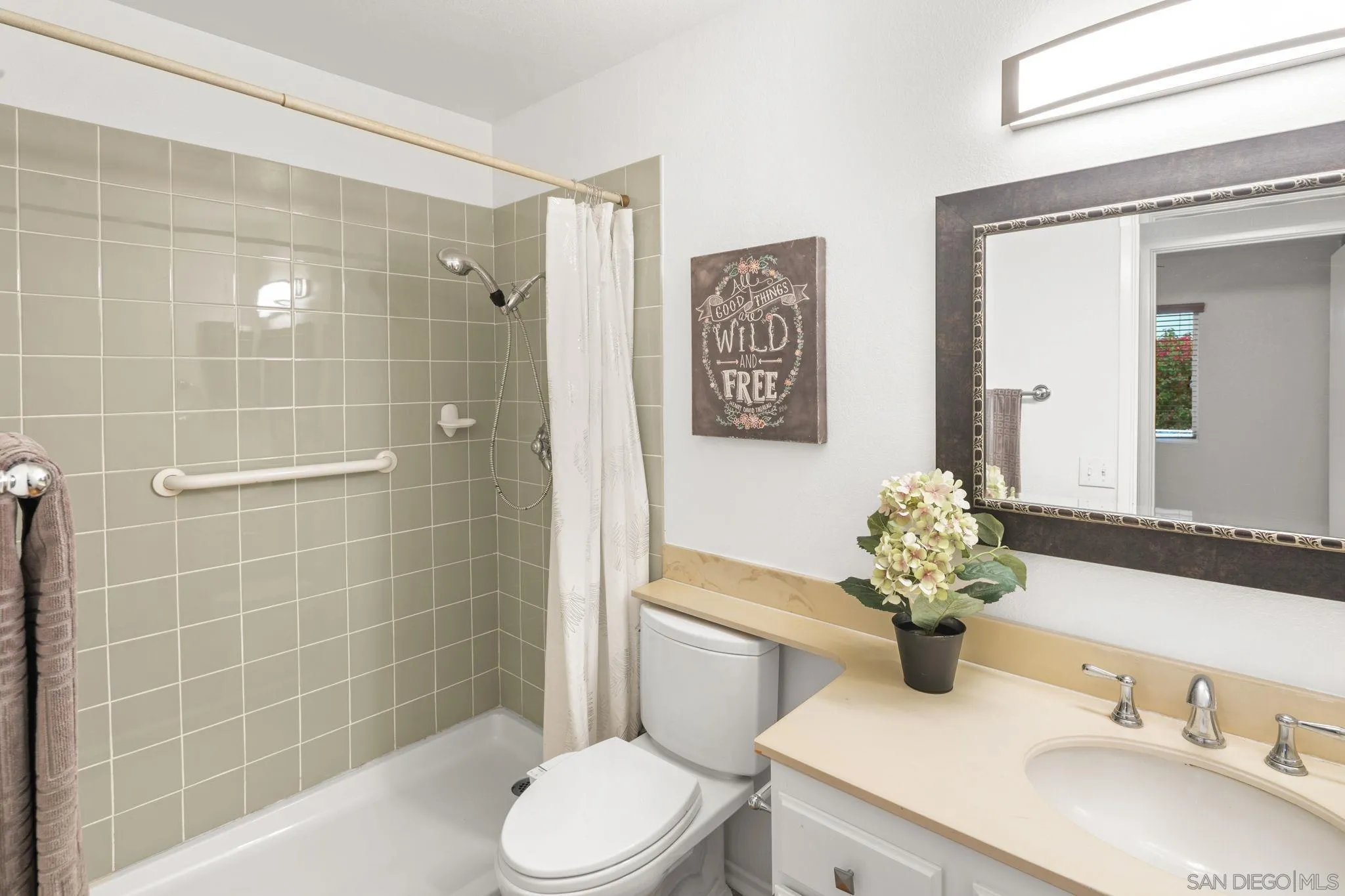 https://cdn.realtyfeed.com/cdn/127/260005887/f3cbc439c01d0af8d5b381b593473c02.webp