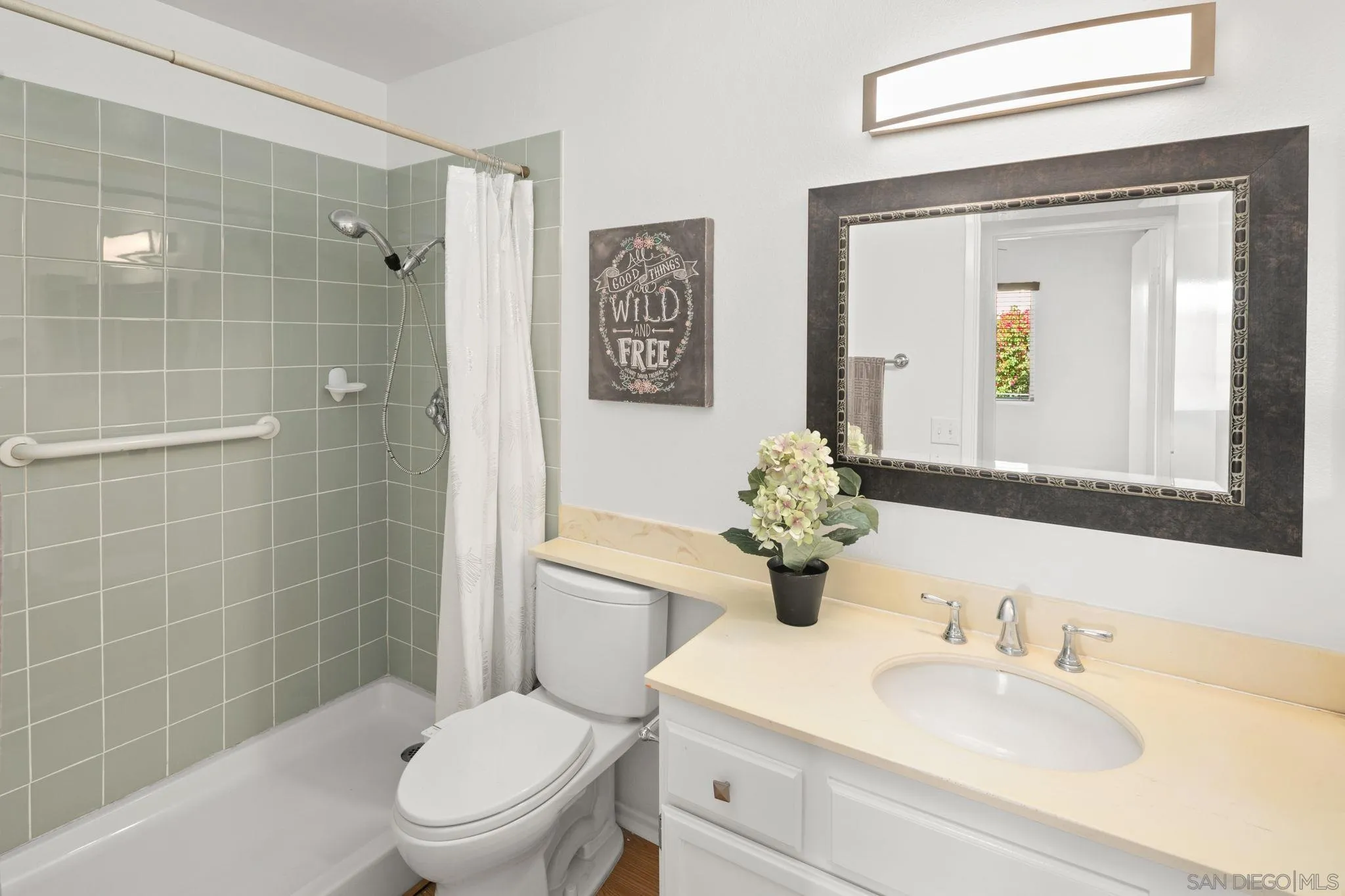 https://cdn.realtyfeed.com/cdn/127/260005887/fa8547bdeb30e533e0f2fddc95f9416a.webp