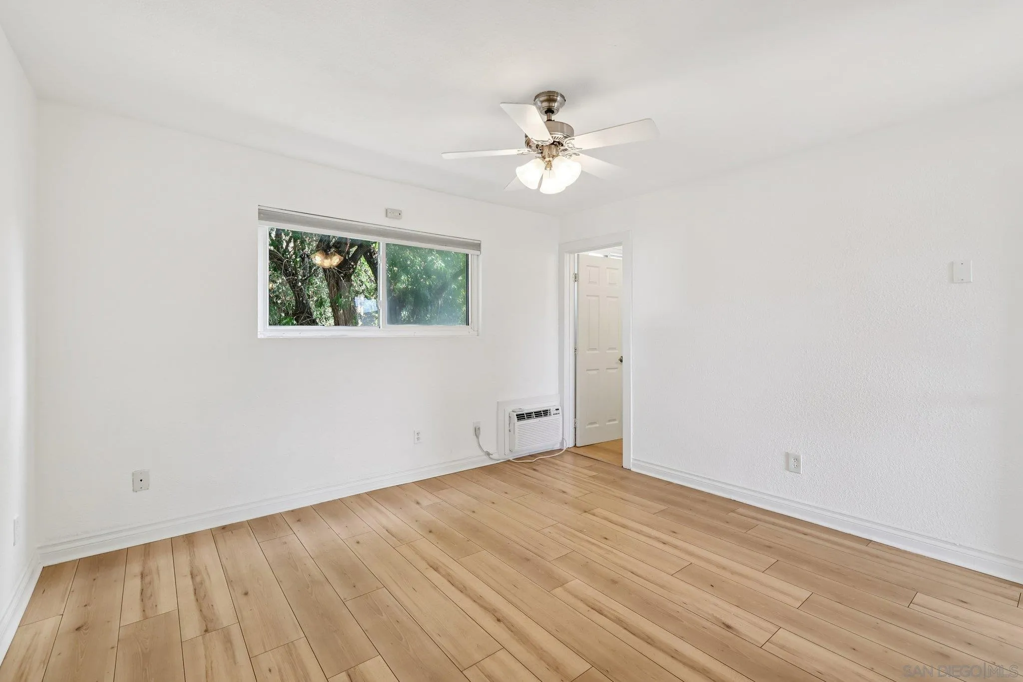 Photo #23: 260005888 Listing: Photo #23