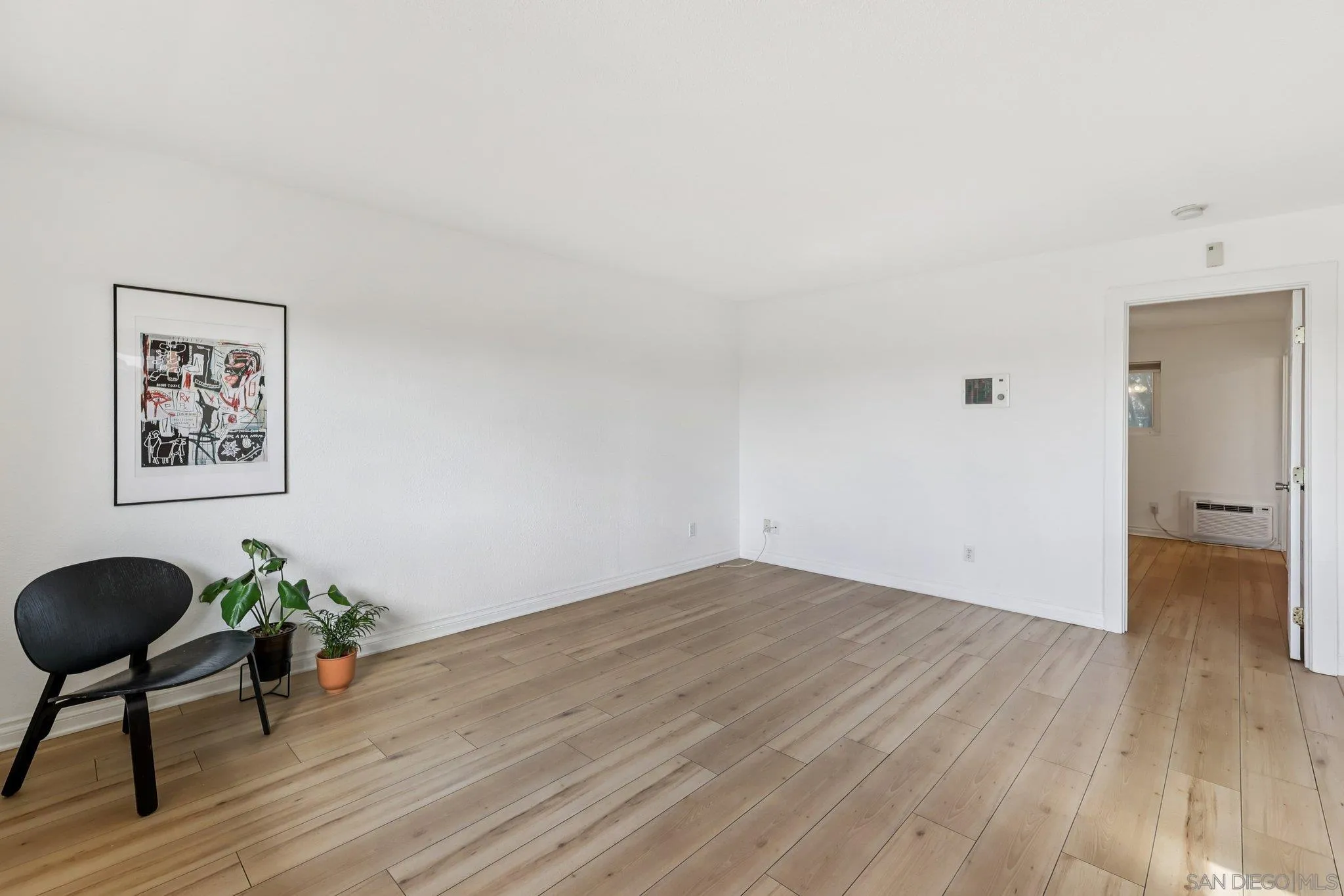 Photo #8: 260005888 Listing: Photo #8