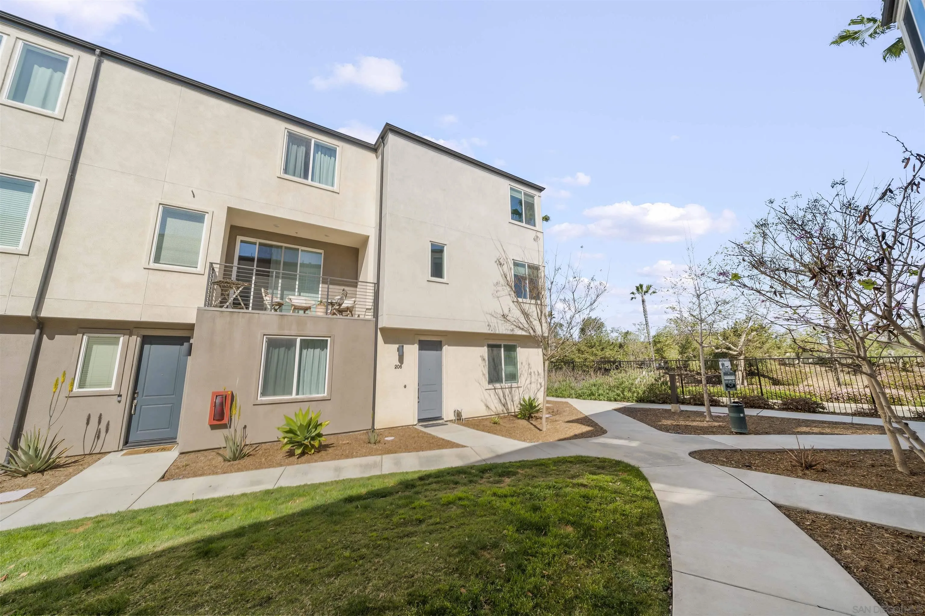 Photo #2: 260005889 Listing: Photo #2