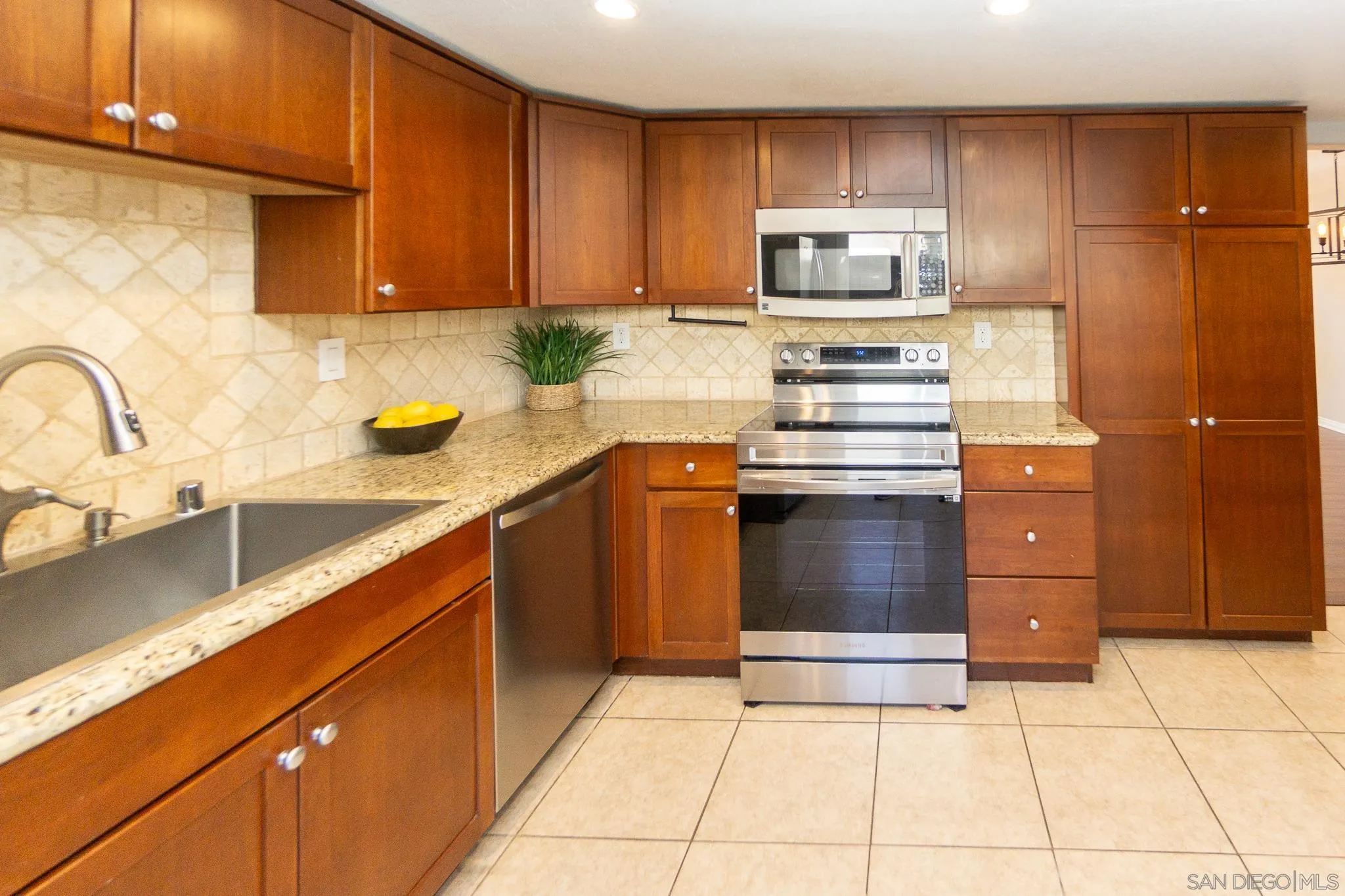 Photo #7: 260005892 Listing: Photo #7