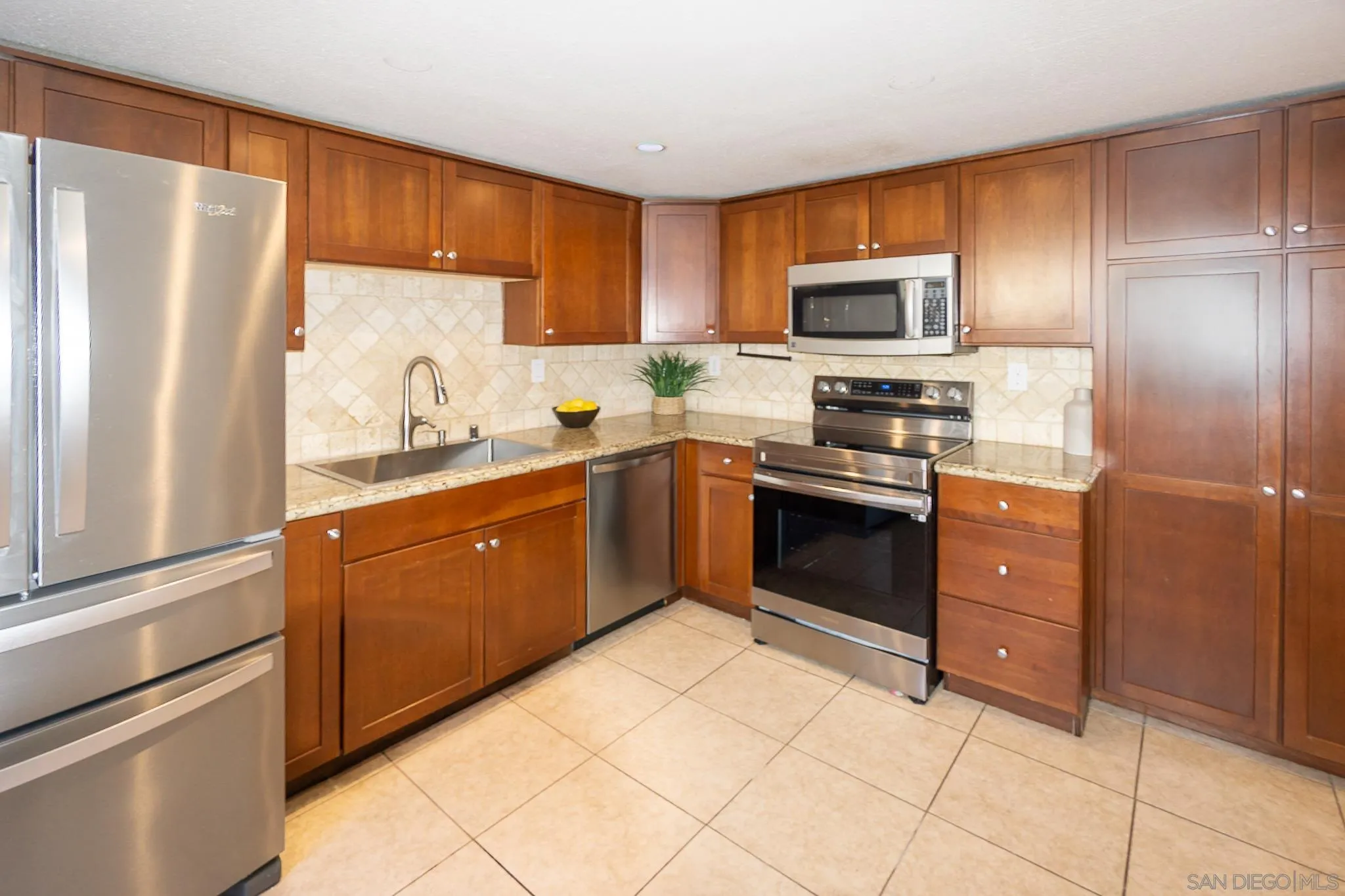 Photo #6: 260005892 Listing: Photo #6