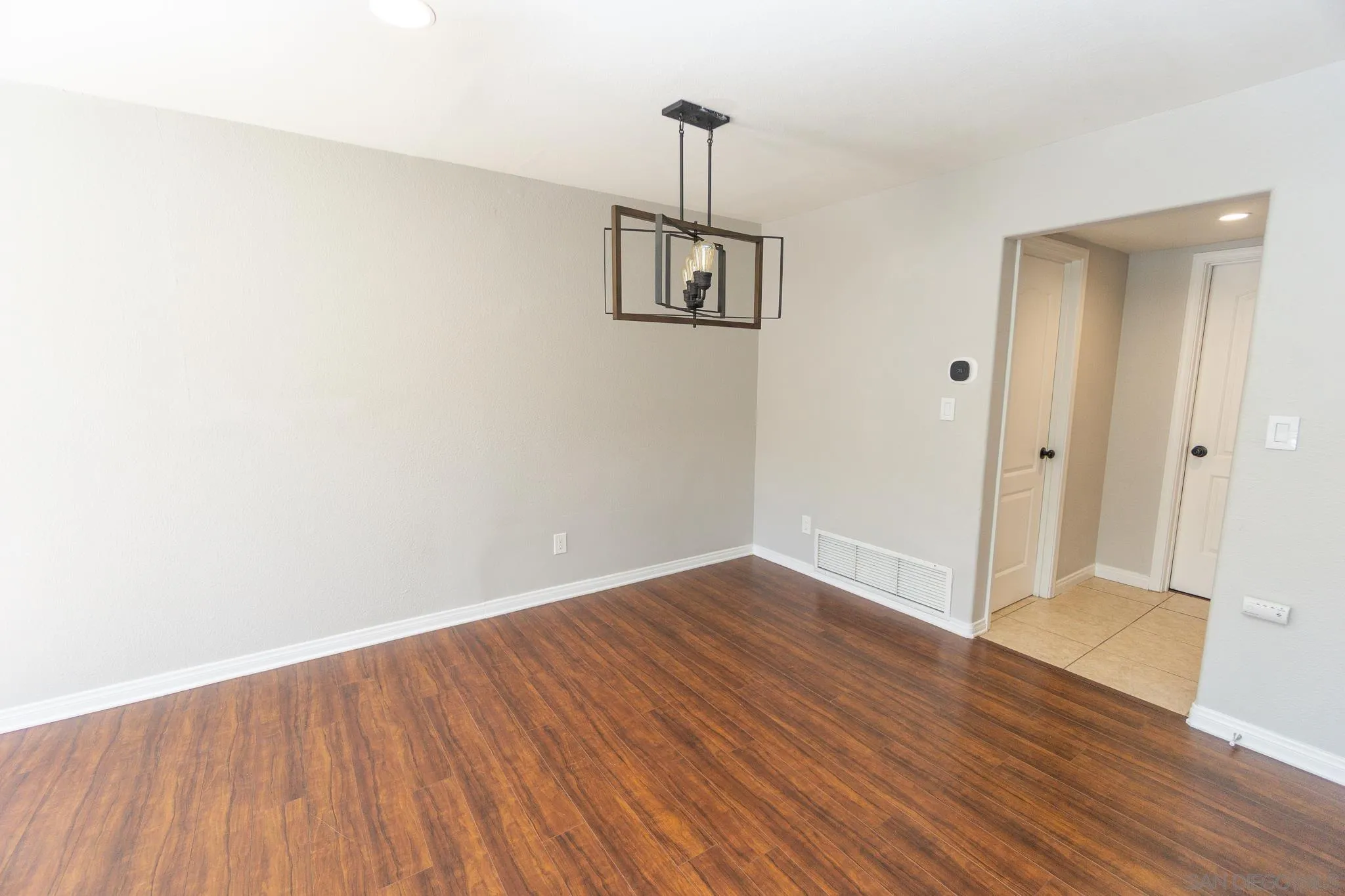 Photo #5: 260005892 Listing: Photo #5