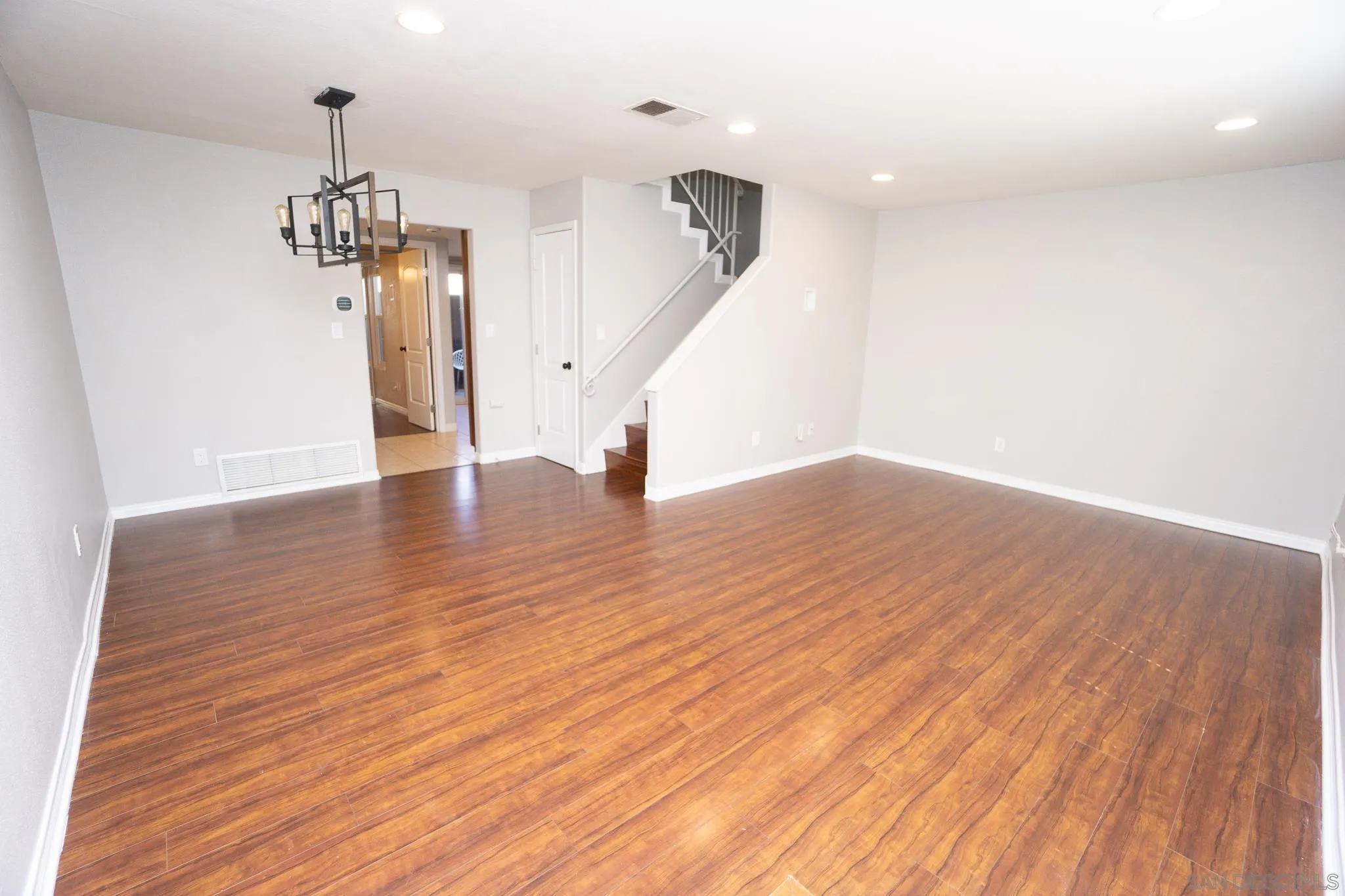Photo #15: 260005892 Listing: Photo #15