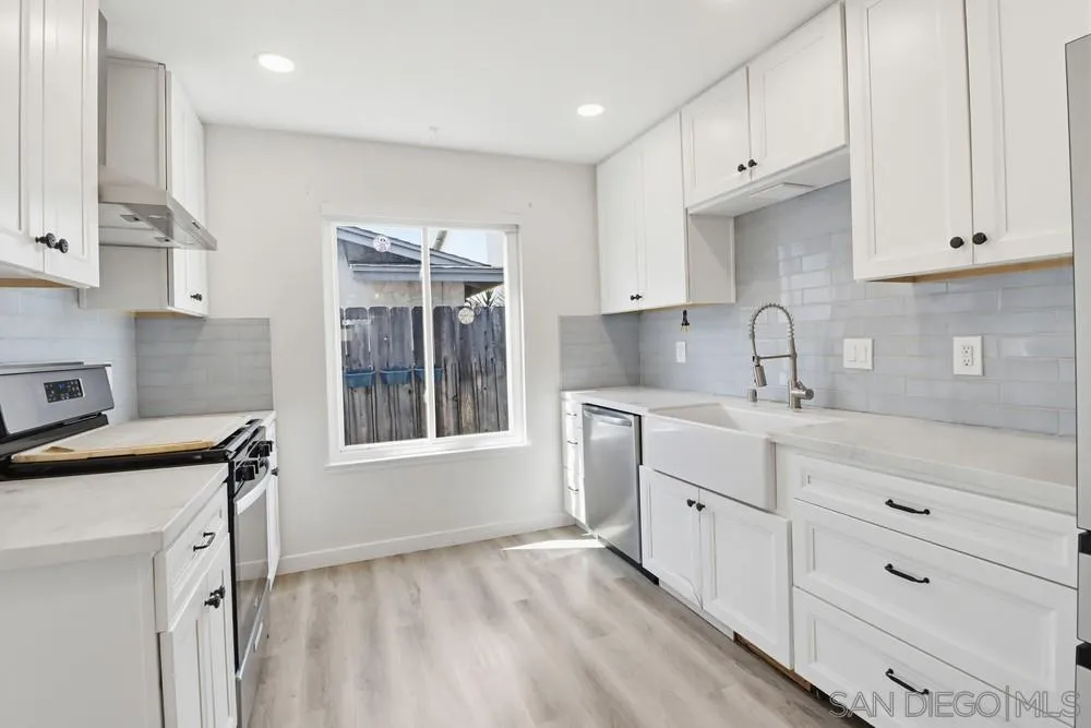 https://cdn.realtyfeed.com/cdn/127/260005895/35da117bb94097cb7256677e06c50cd3.webp