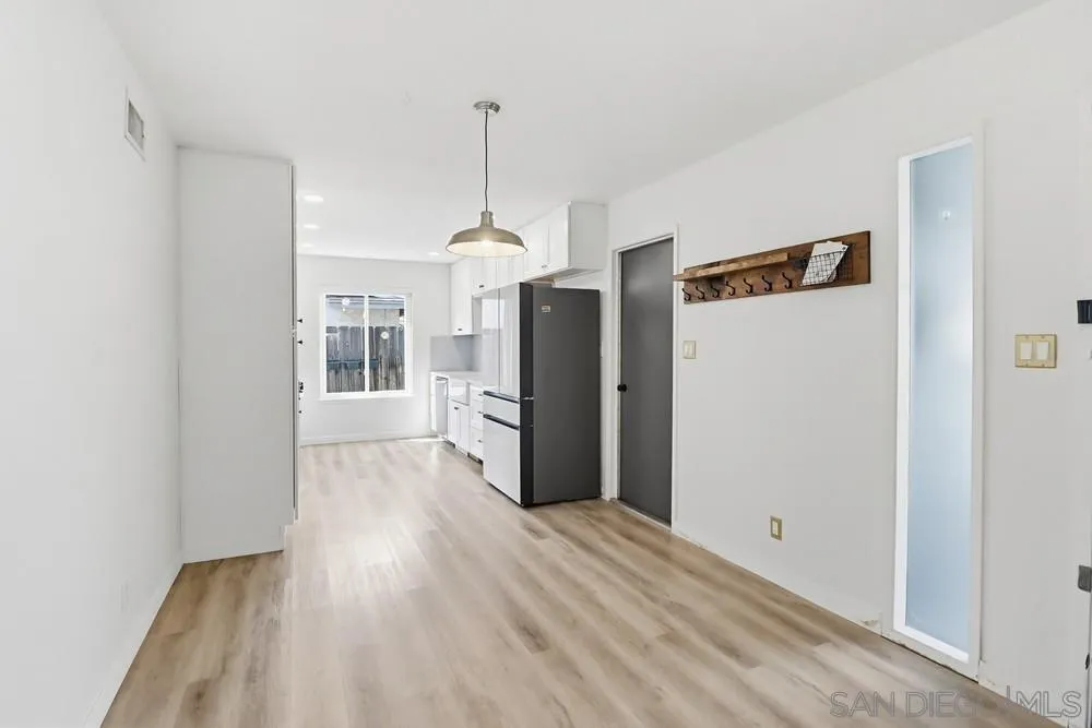 https://cdn.realtyfeed.com/cdn/127/260005895/e38c874d9c86be07da8184db87ba1890.webp
