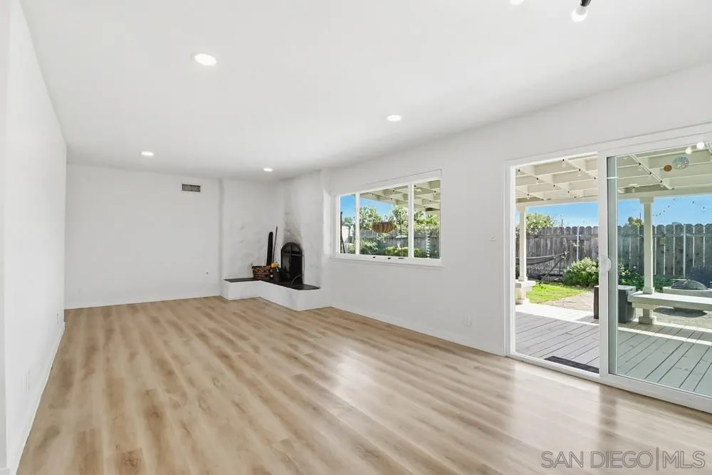 https://cdn.realtyfeed.com/cdn/127/260005895/e441a72f8416a806d65ae675d8c3f4d2.webp