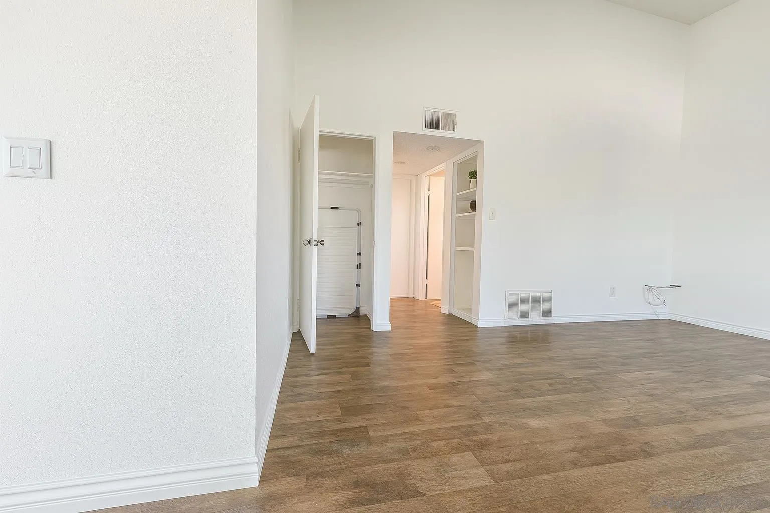 https://cdn.realtyfeed.com/cdn/127/260005898/0891812fb856cce91b84f24ce093be01.webp