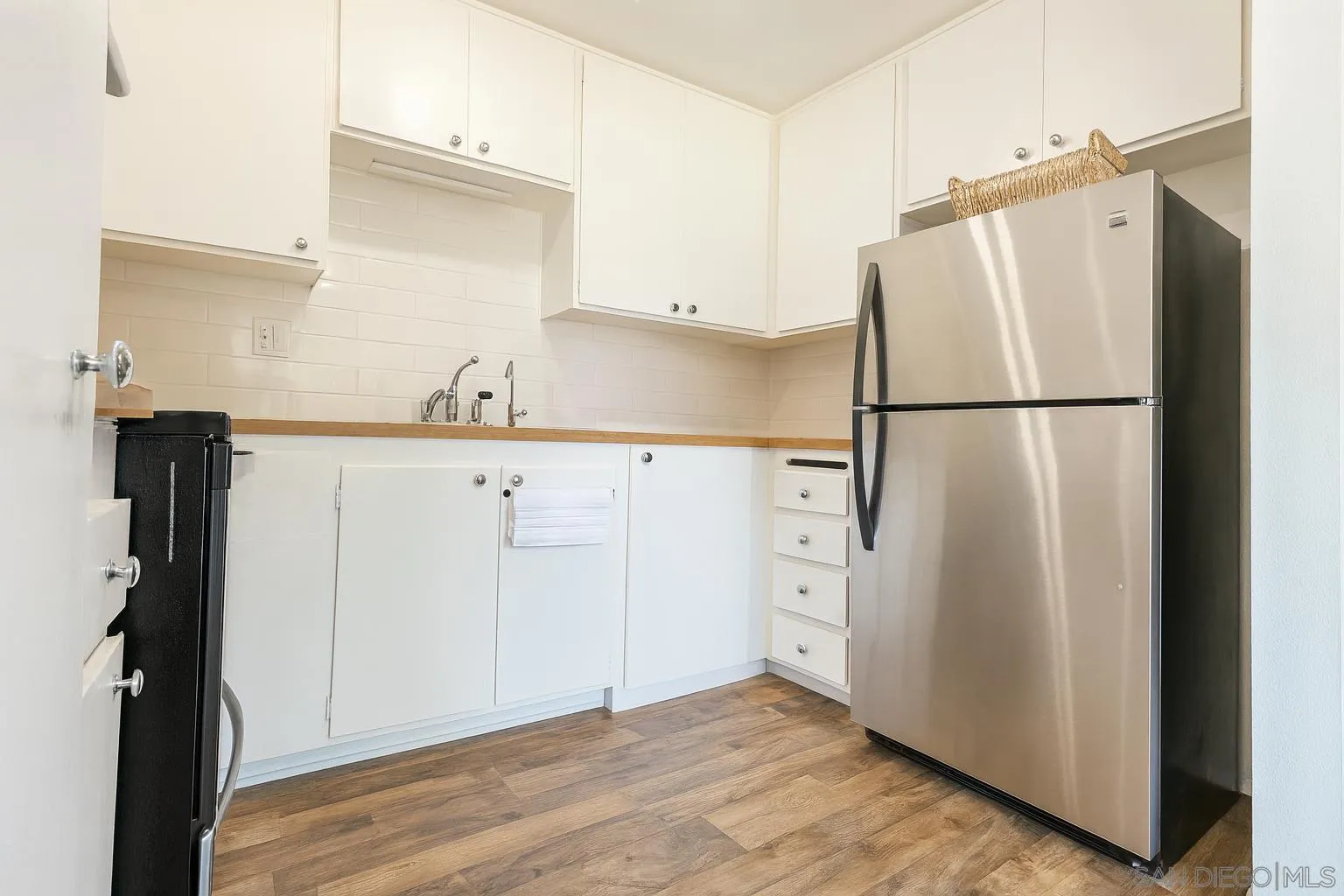 https://cdn.realtyfeed.com/cdn/127/260005898/0e476085f8885de6b9c461d80de02b18.webp