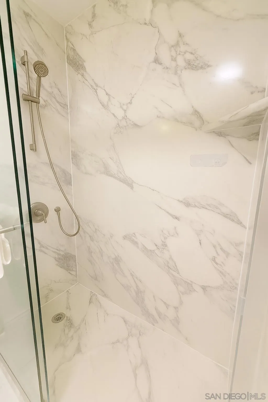 https://cdn.realtyfeed.com/cdn/127/260005898/280e7750eb681afd2c23ca5d09dec6ac.webp