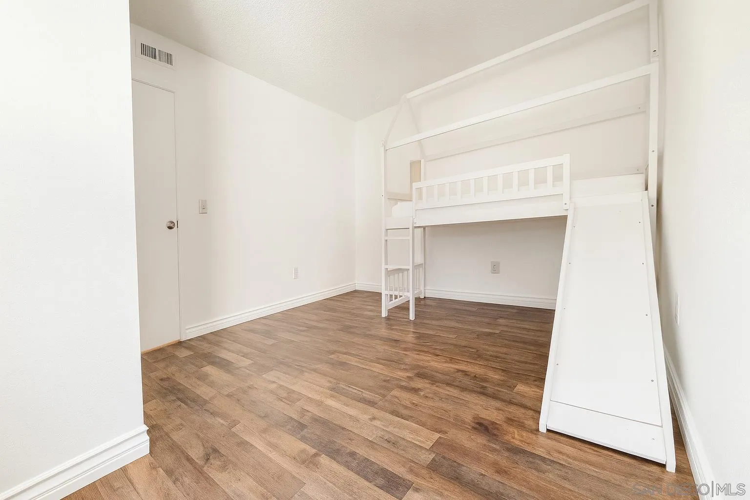 https://cdn.realtyfeed.com/cdn/127/260005898/60d875b5414146d269ad67539ea30736.webp