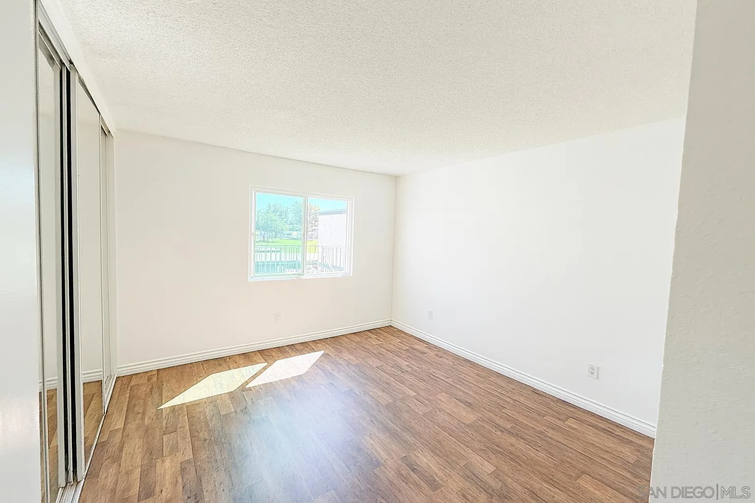 https://cdn.realtyfeed.com/cdn/127/260005898/77a2c187055f82d2dd05b54419425dea.webp