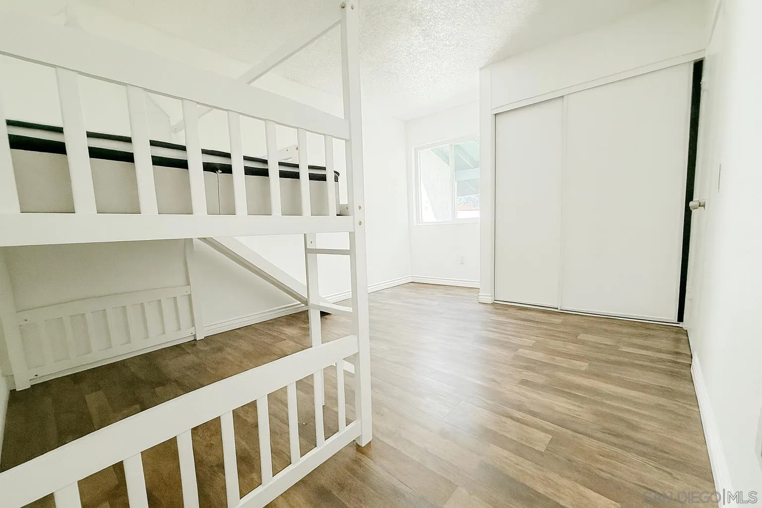 https://cdn.realtyfeed.com/cdn/127/260005898/80e457357fda65e488348b3fd1c08b3c.webp