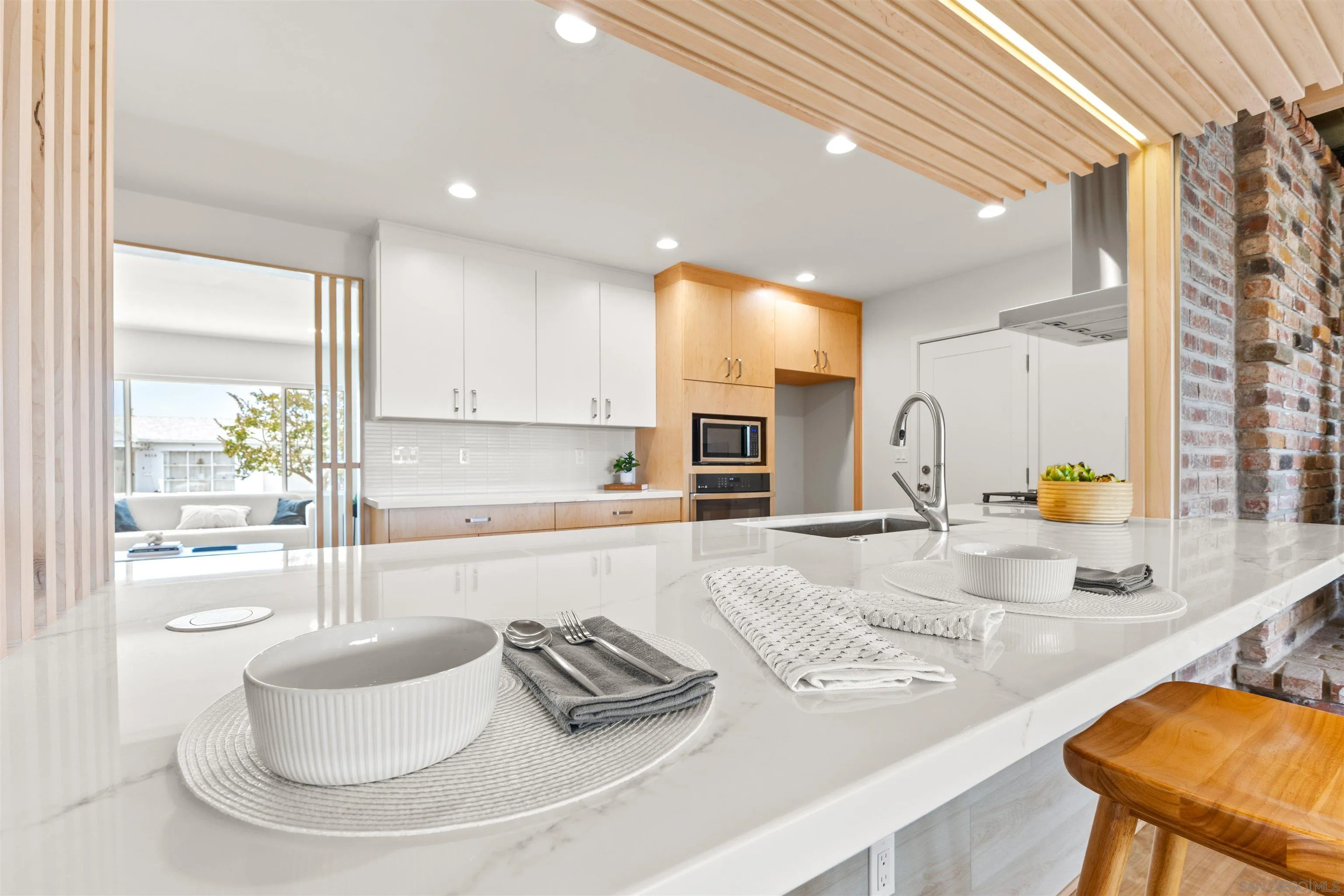 https://cdn.realtyfeed.com/cdn/127/260005903/3c420786892bbee1ae97ec82c96b78ad.webp