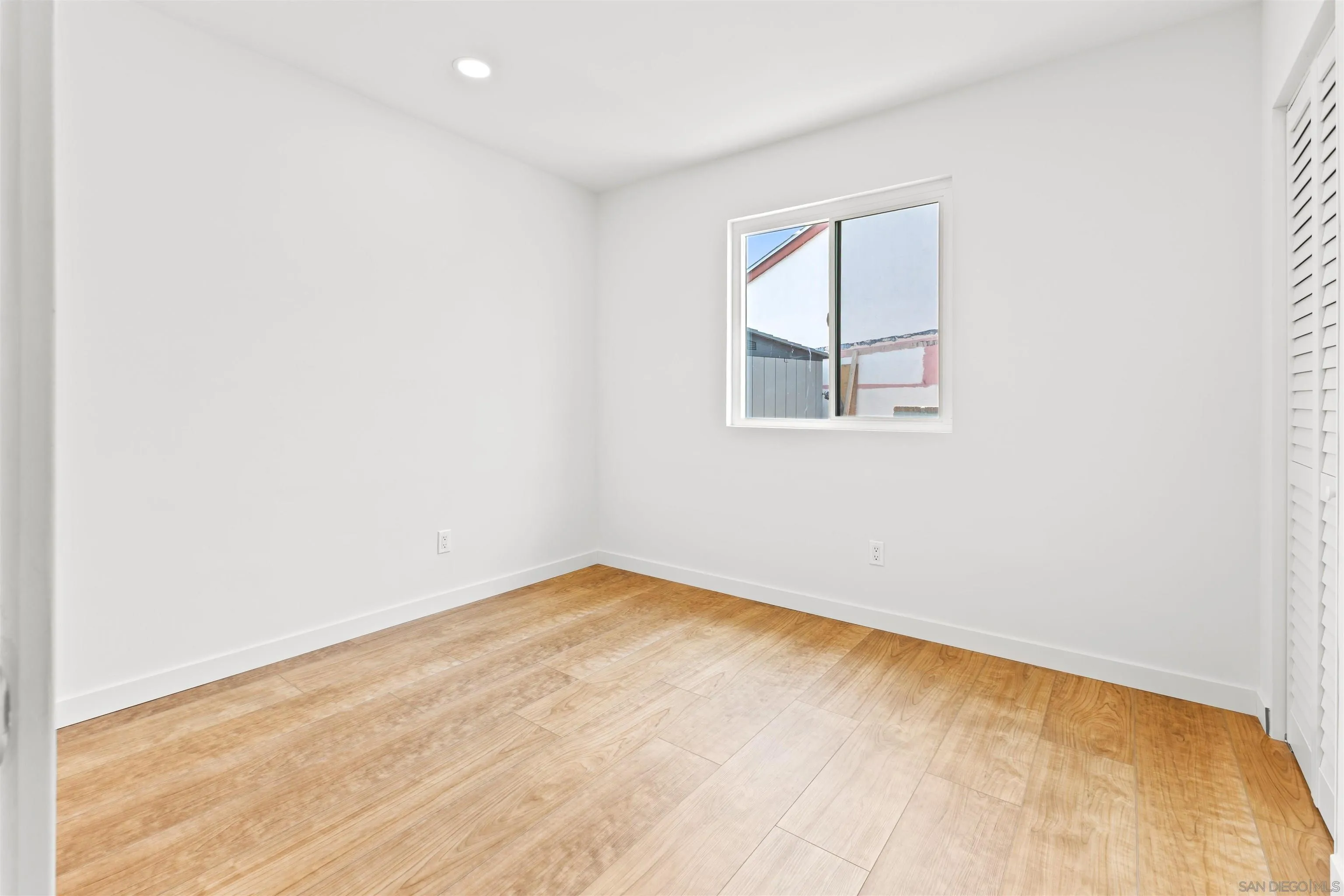 https://cdn.realtyfeed.com/cdn/127/260005903/6ded2c21e13d42101934f6eca0d180c0.webp