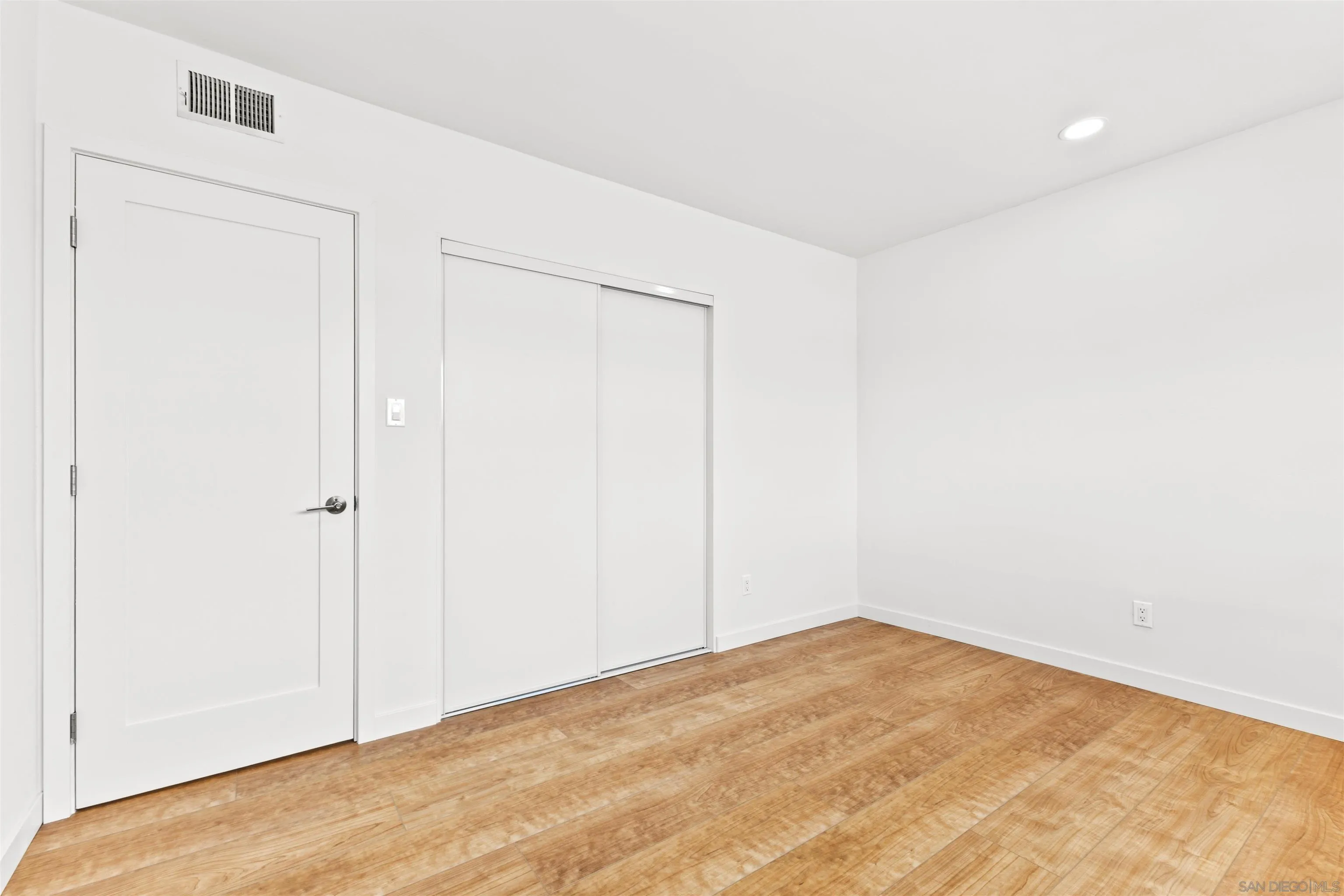 https://cdn.realtyfeed.com/cdn/127/260005903/8e71f3af1b0888514b81033590481761.webp