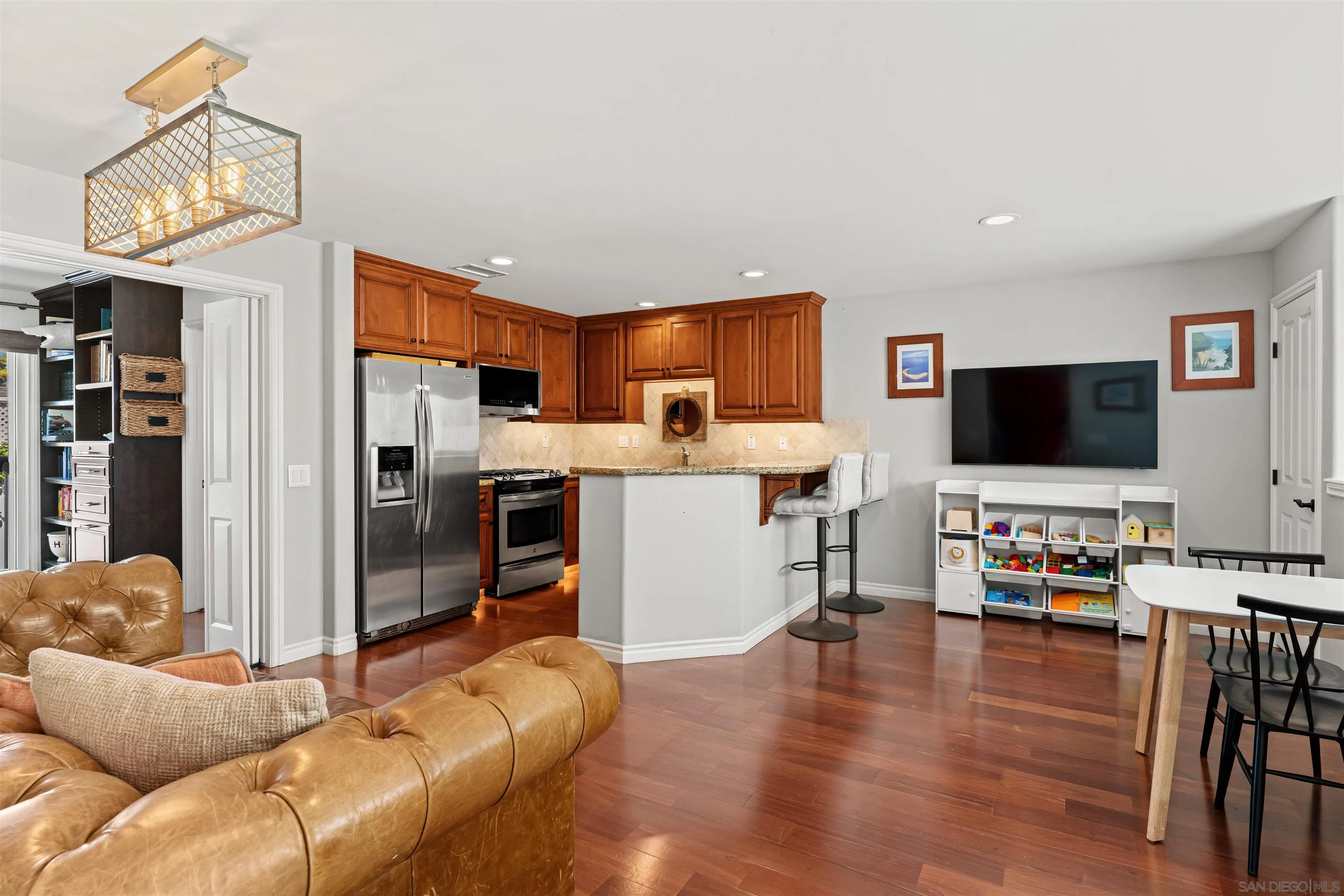 Photo #6: 260005905 Listing: Photo #6