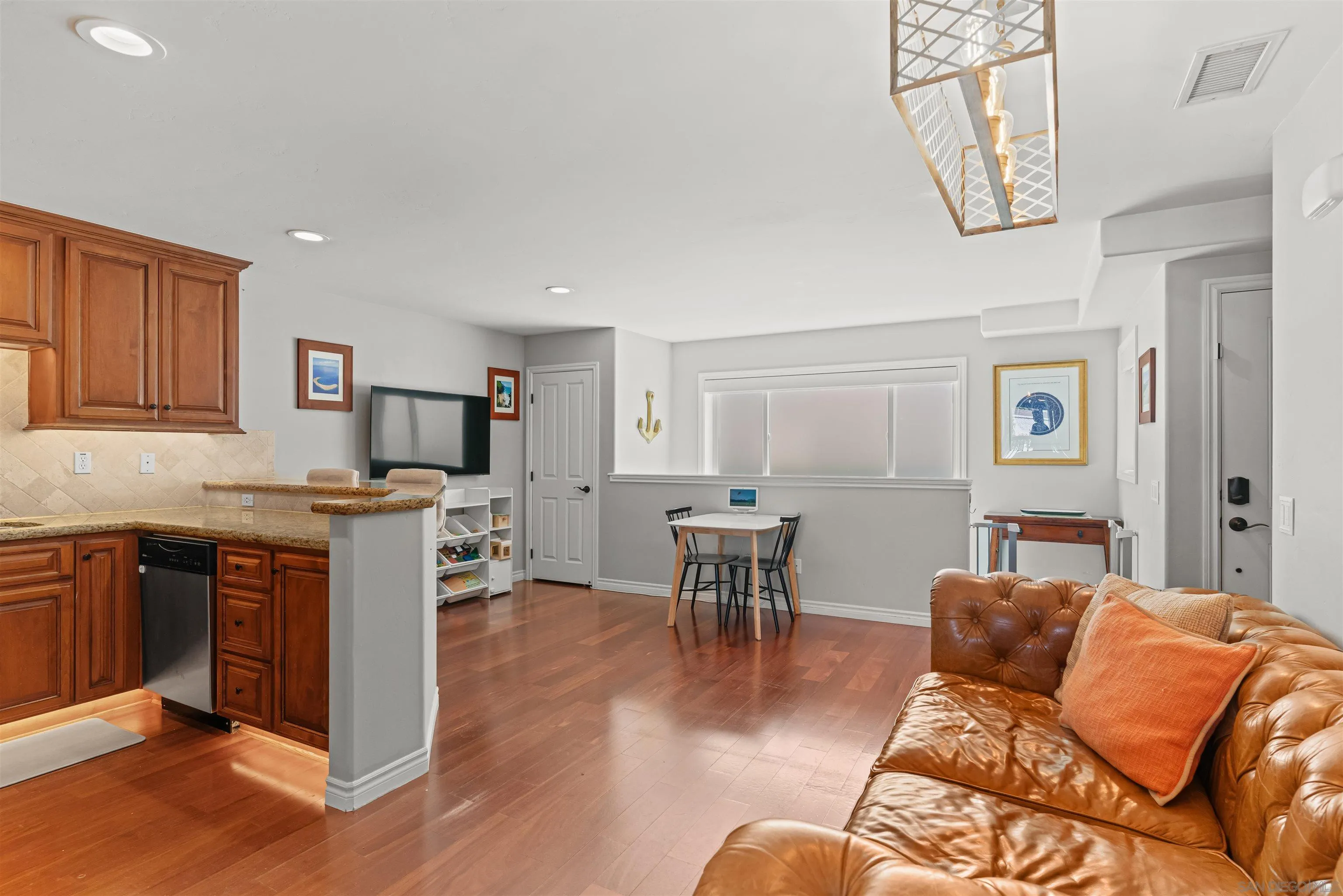 Photo #11: 260005905 Listing: Photo #11