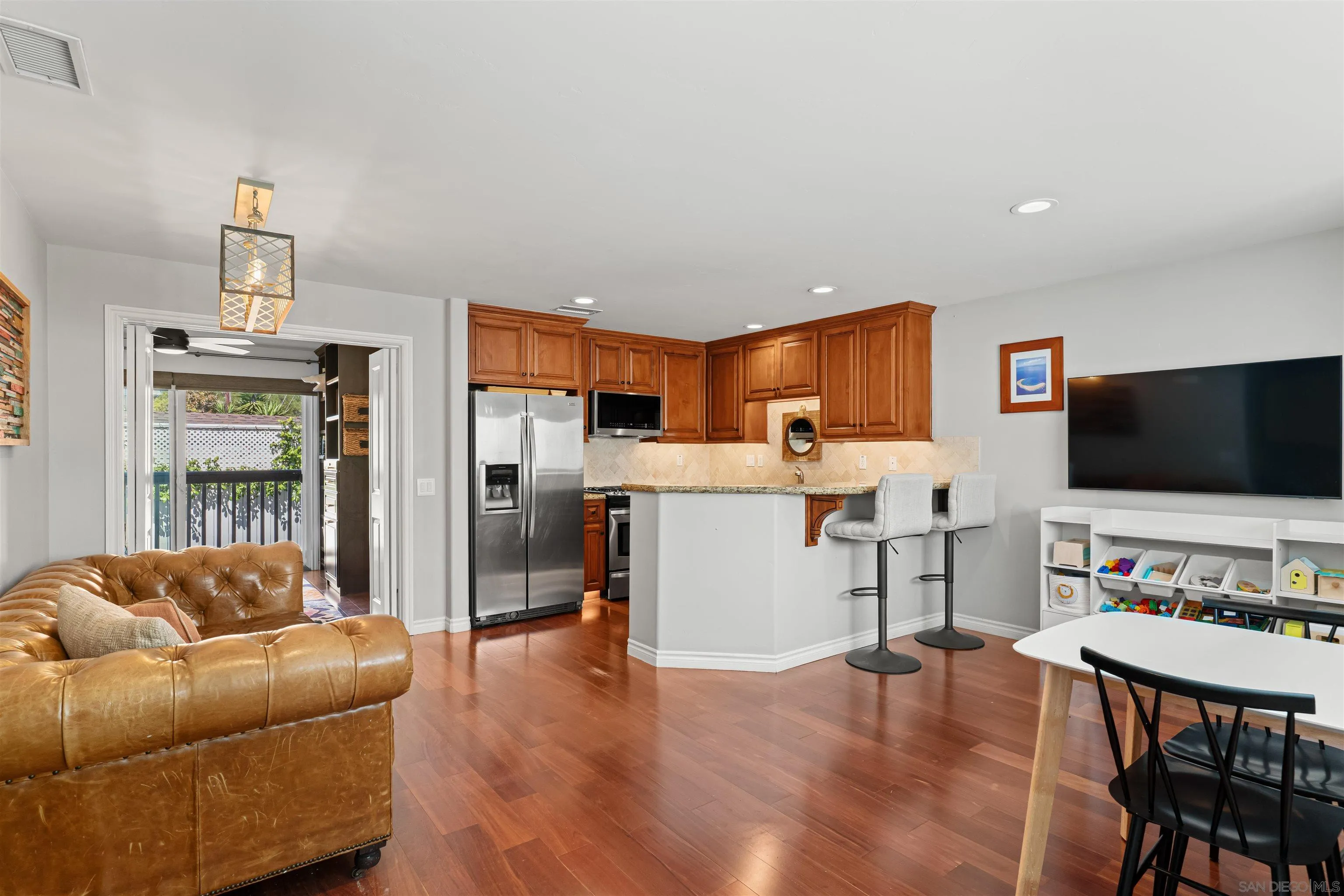 Photo #7: 260005905 Listing: Photo #7