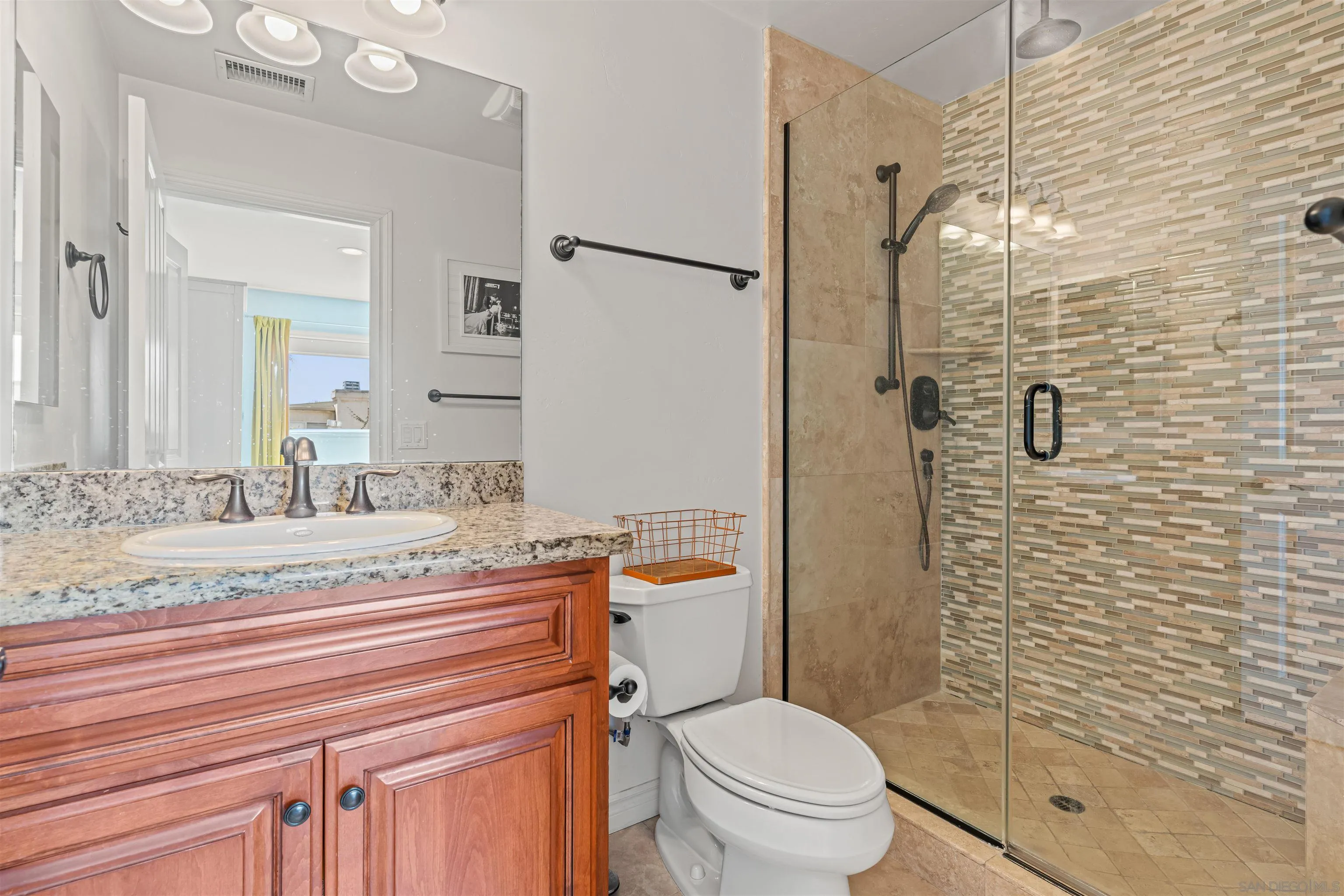 Photo #25: 260005905 Listing: Photo #25