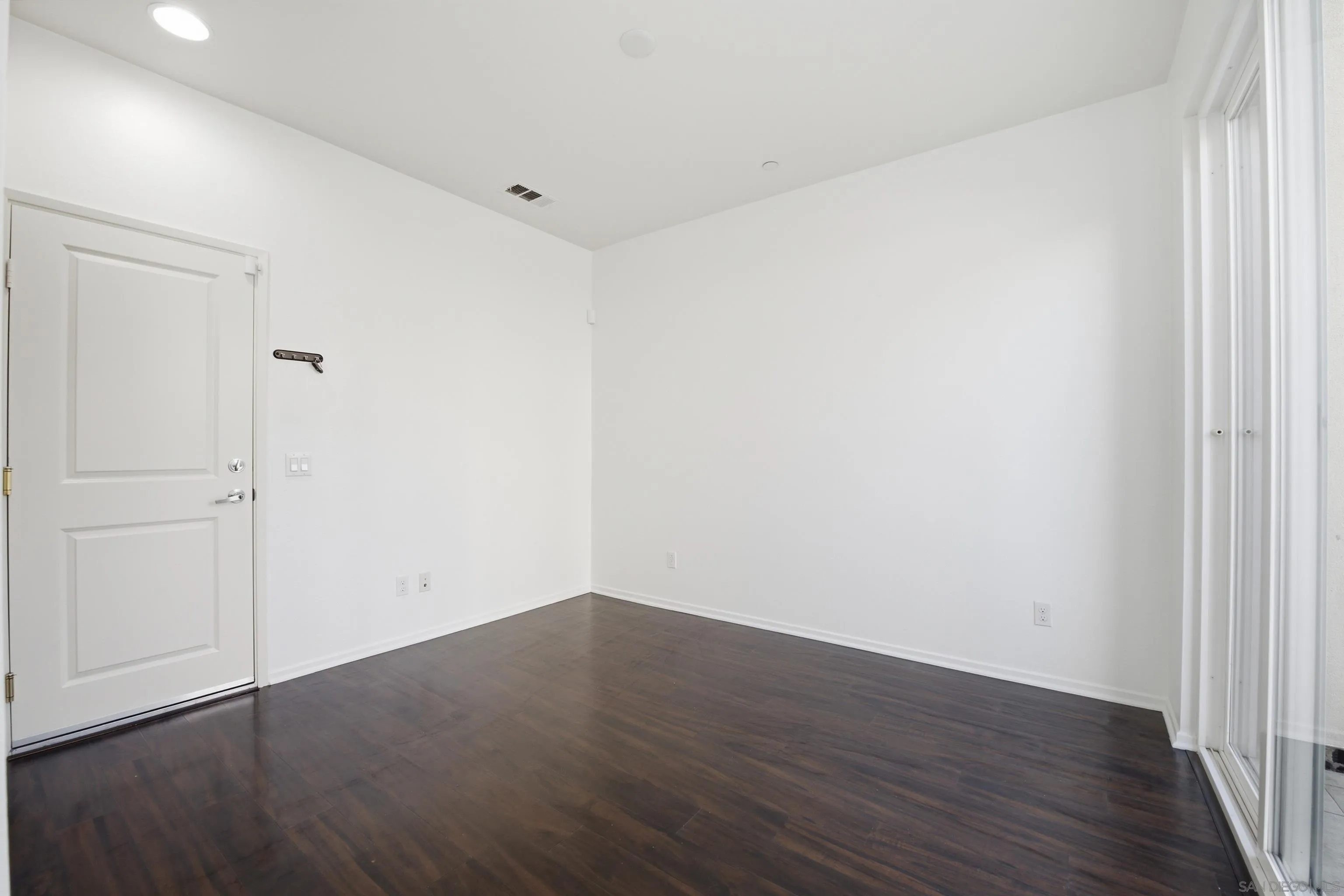 Photo #4: 260005906 Listing: Photo #4