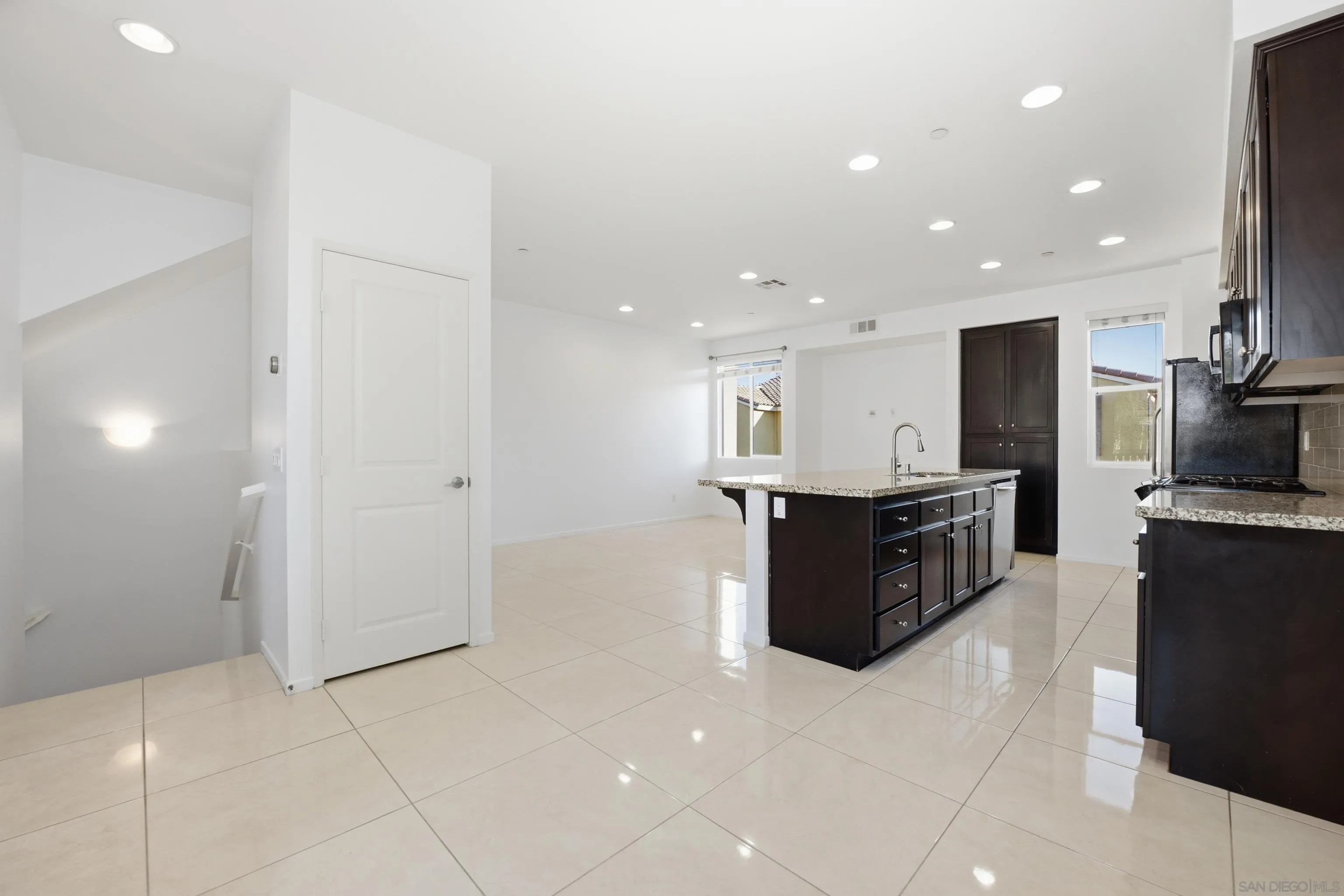 Photo #8: 260005906 Listing: Photo #8