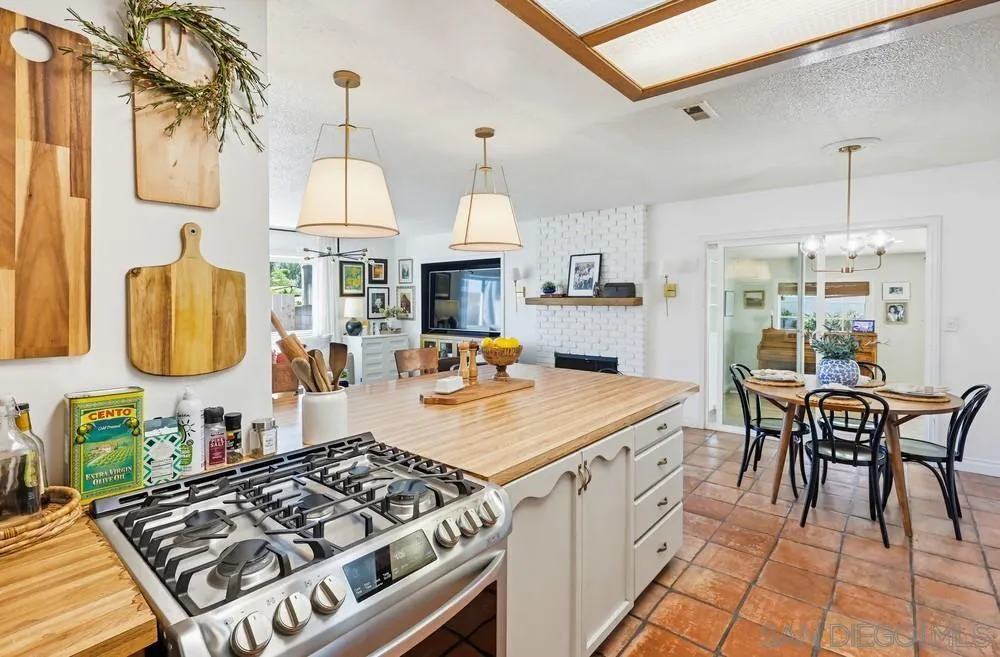 https://cdn.realtyfeed.com/cdn/127/260005907/5349995242024d1ac96fdf17cb8ac6e5.webp