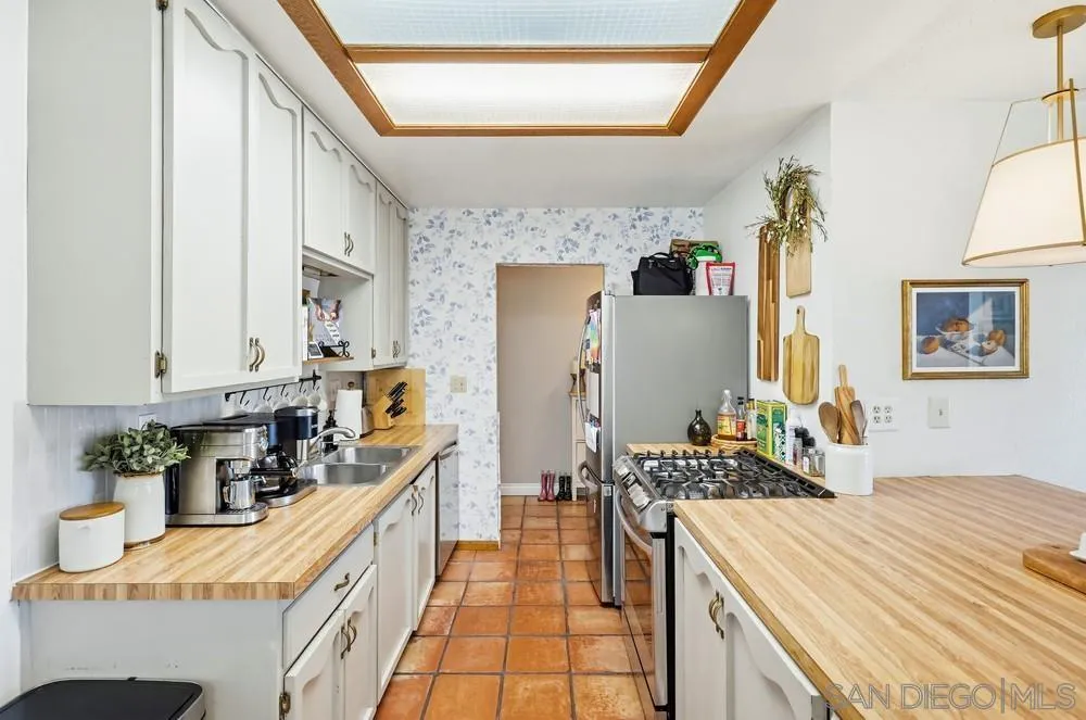 https://cdn.realtyfeed.com/cdn/127/260005907/a7353f21c567b6a1f763f4c726d989dc.webp